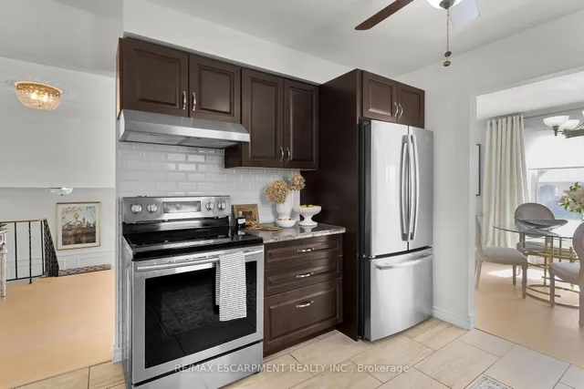 Additional property image - 567 QUEEN VICTORIA Dr