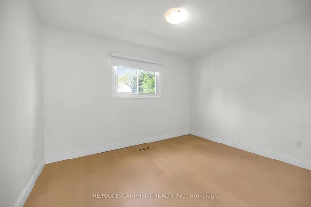 Additional property image - 567 QUEEN VICTORIA Dr