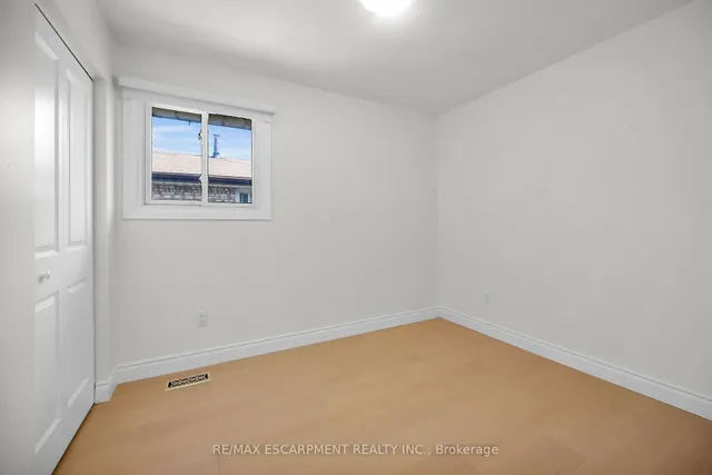 Additional property image - 567 QUEEN VICTORIA Dr