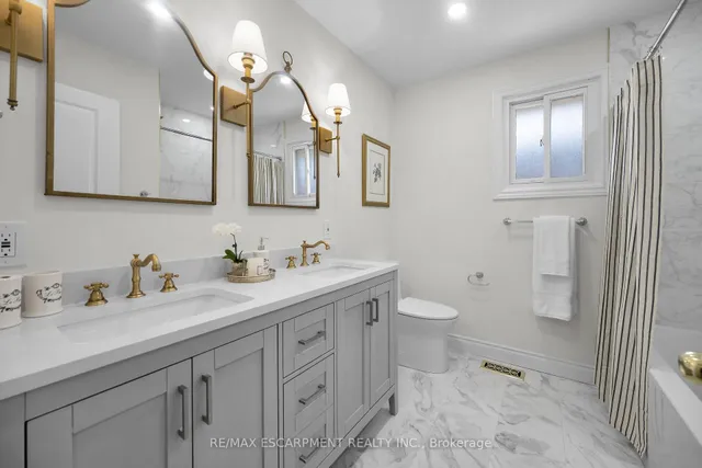 Additional property image - 567 QUEEN VICTORIA Dr