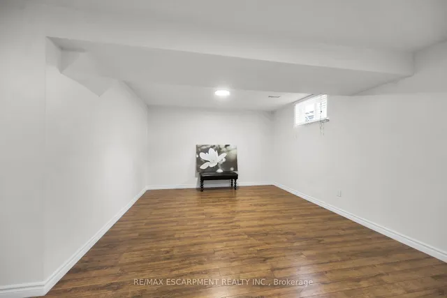 Additional property image - 567 QUEEN VICTORIA Dr