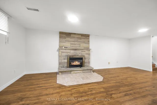 Additional property image - 567 QUEEN VICTORIA Dr