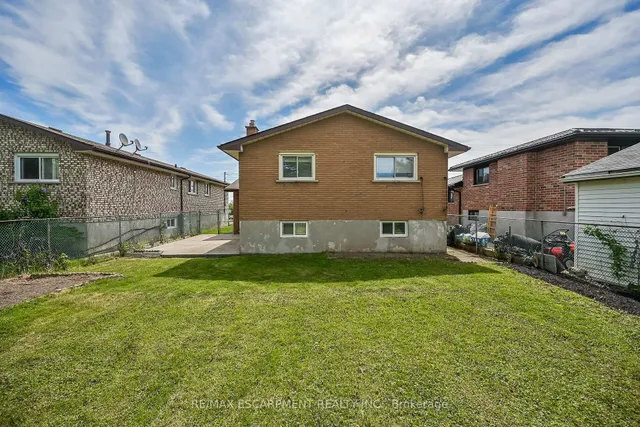 Additional property image - 567 QUEEN VICTORIA Dr