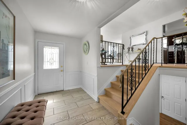 Additional property image - 567 QUEEN VICTORIA Dr