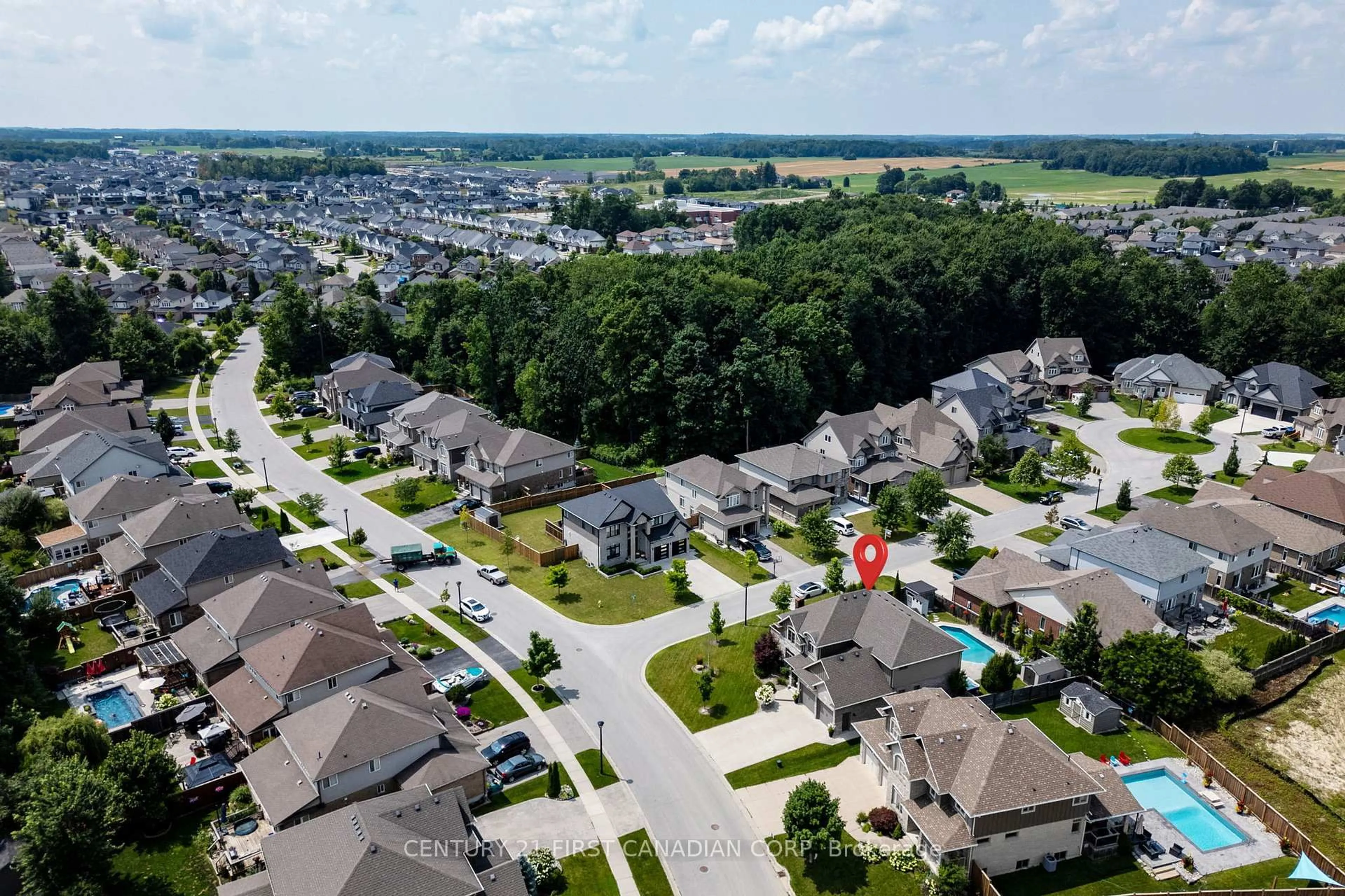 A pic from outside/outdoor area/front of a property/back of a property/a pic from drone, street for 886 Foxcreek Rd, London North Ontario N6G 0J9