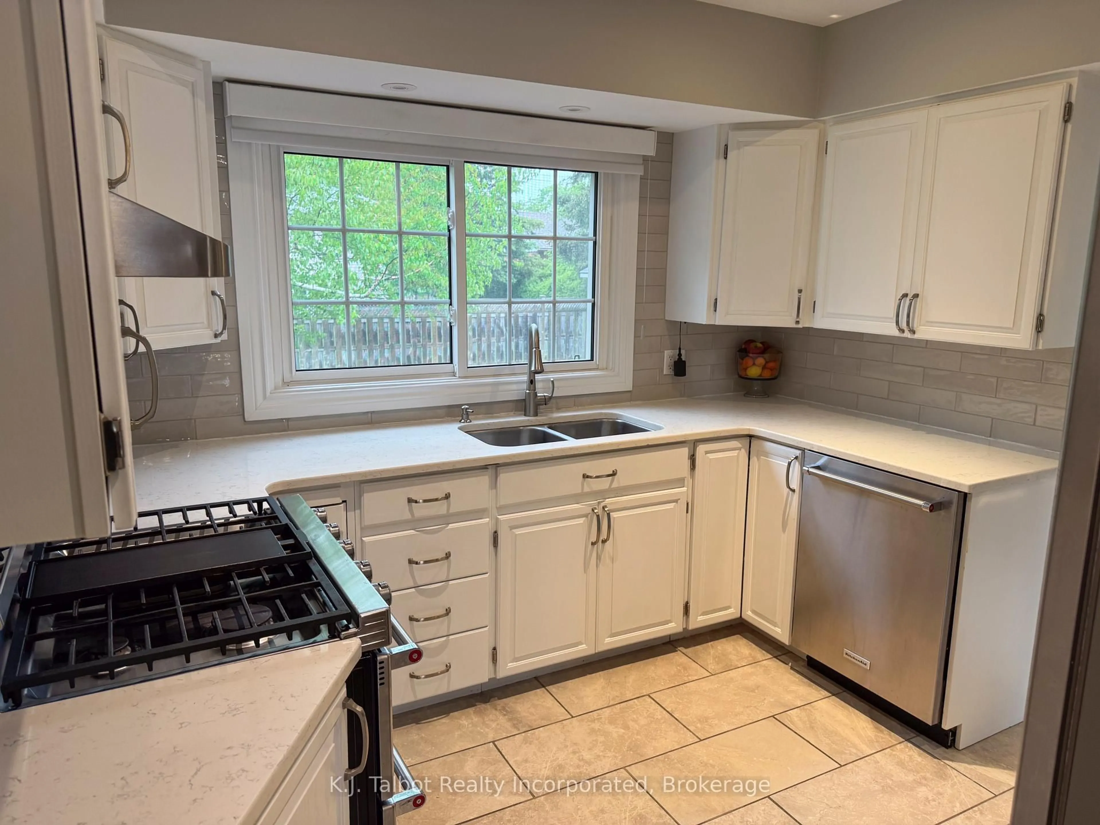 Standard kitchen, ceramic/tile floor for 250 Catherine St, Goderich Ontario N7A 3P8