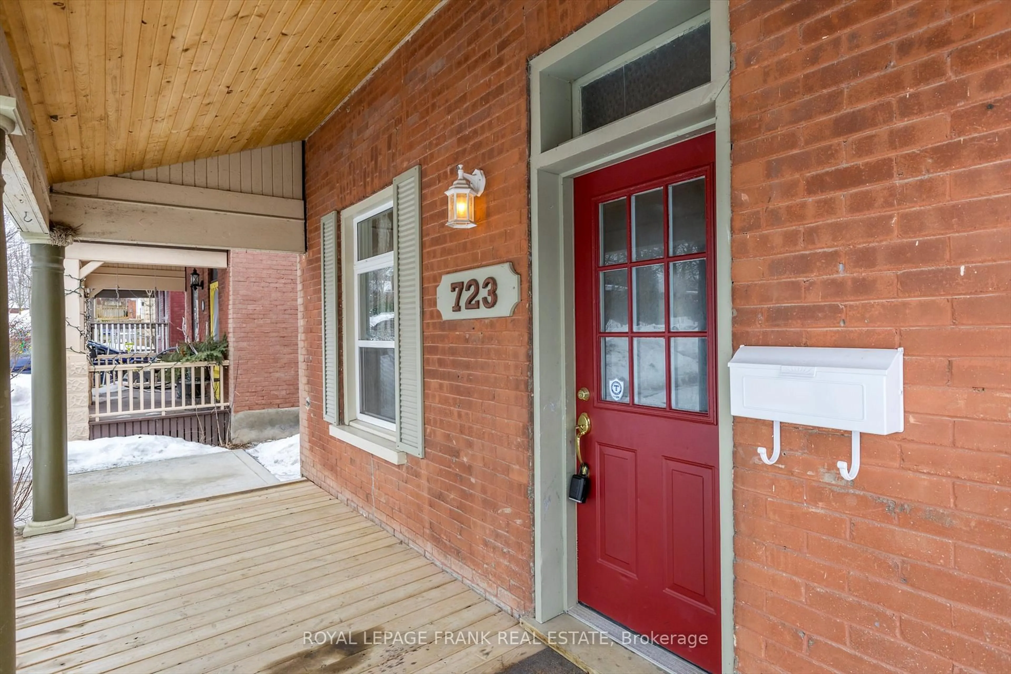 Unknown for 723 Bethune St, Peterborough North Ontario K9H 4A5
