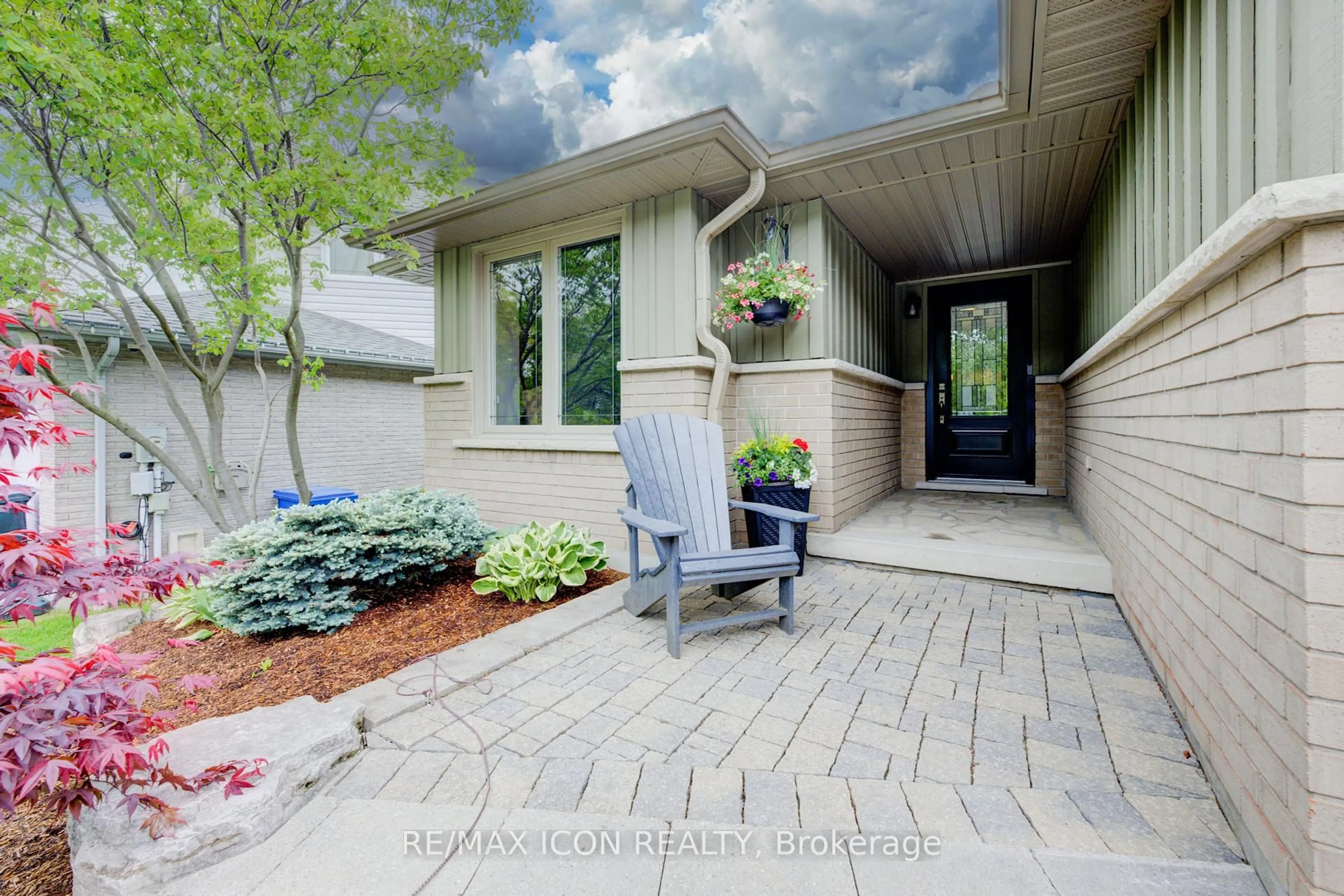 Unknown for 165 Municipal St, Guelph Ontario N1G 4R3