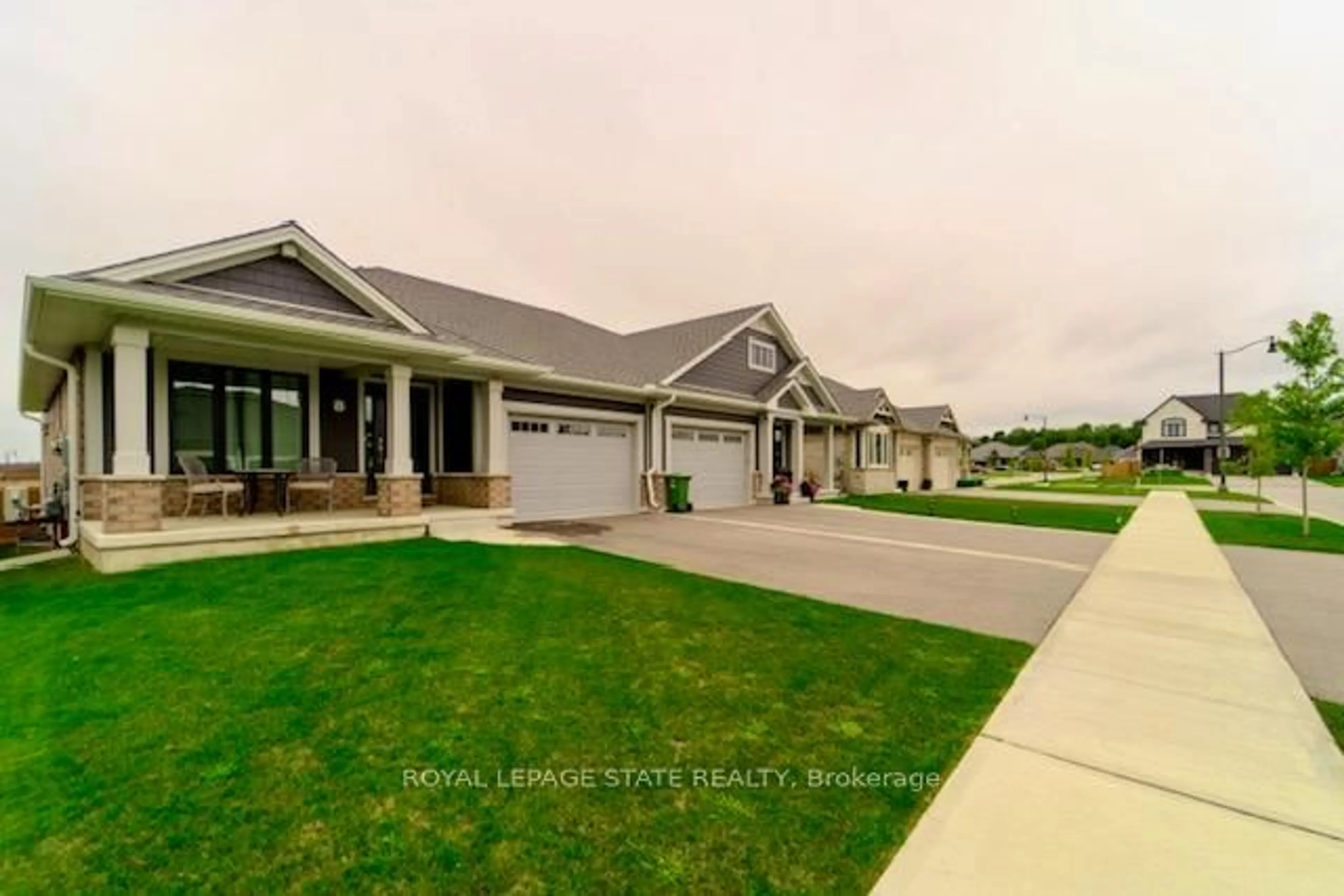 A pic from outside/outdoor area/front of a property/back of a property/a pic from drone, street for 8 Harlequin Crt, St. Thomas Ontario N5R 0L5
