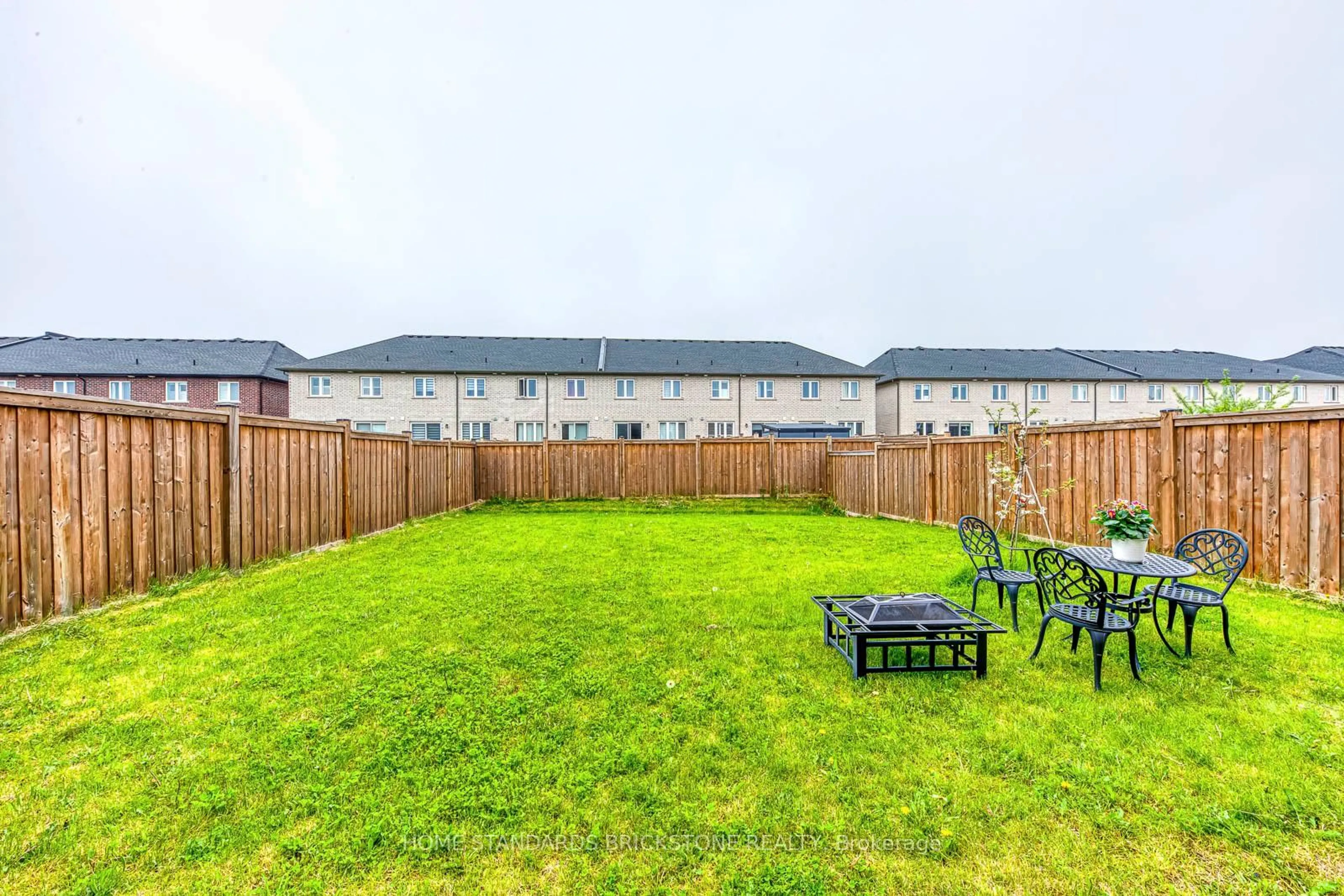 Patio, unknown for 70 Robertson Rd, Hamilton Ontario L9K 0H8