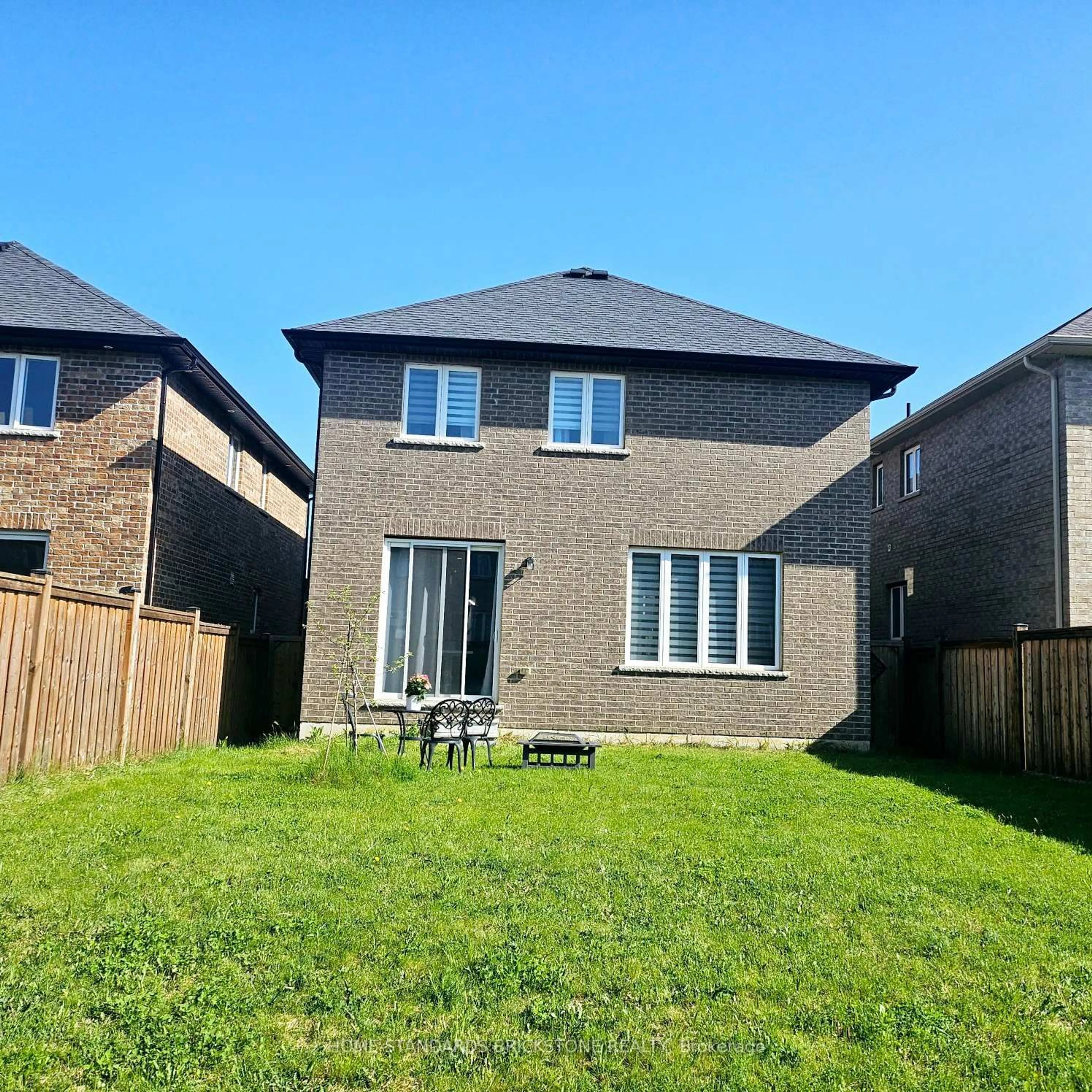 Unknown for 70 Robertson Rd, Hamilton Ontario L9K 0H8