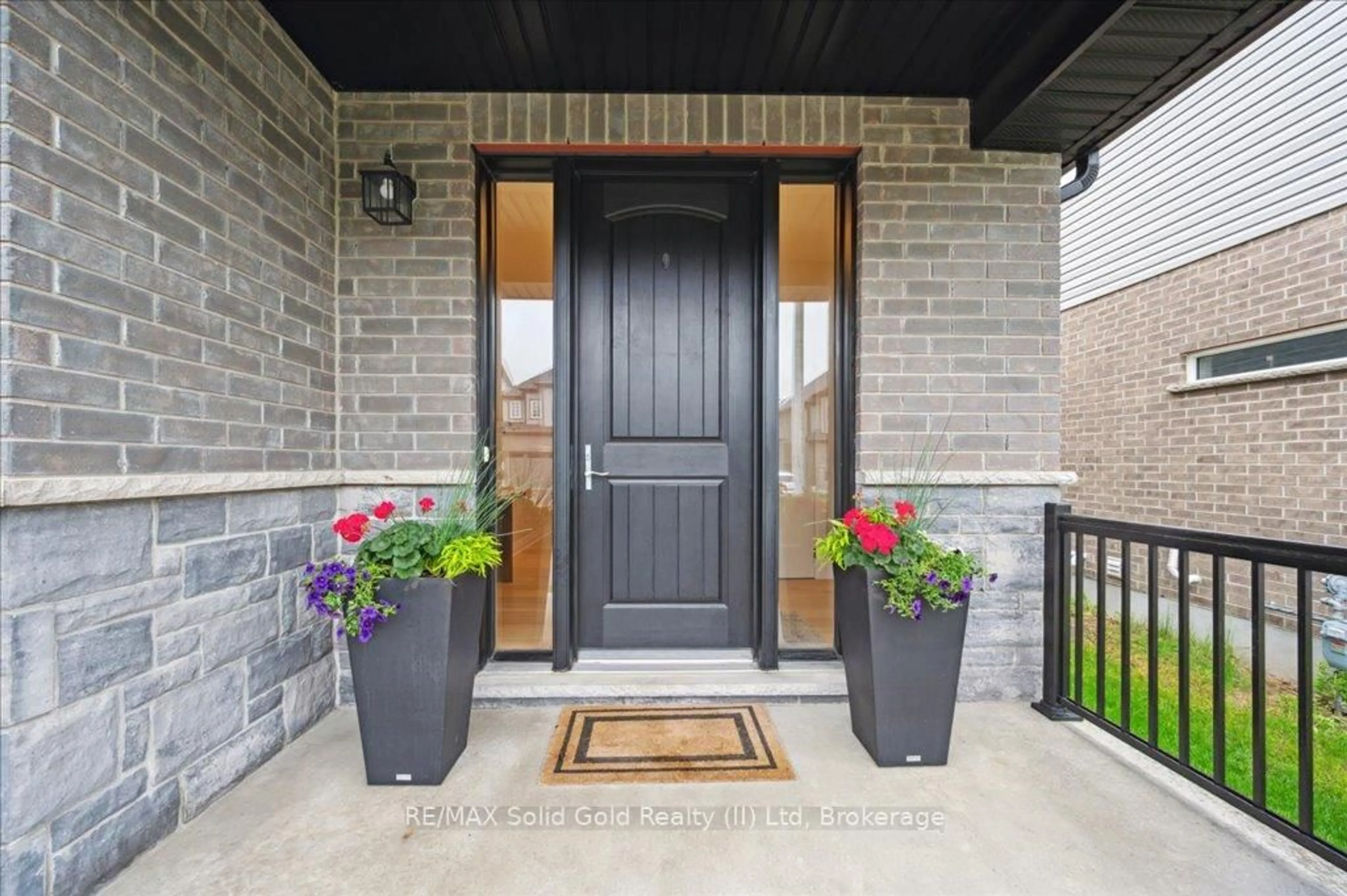 Indoor entryway for 43 Ian Ormston Dr, Kitchener Ontario N2P 0K2