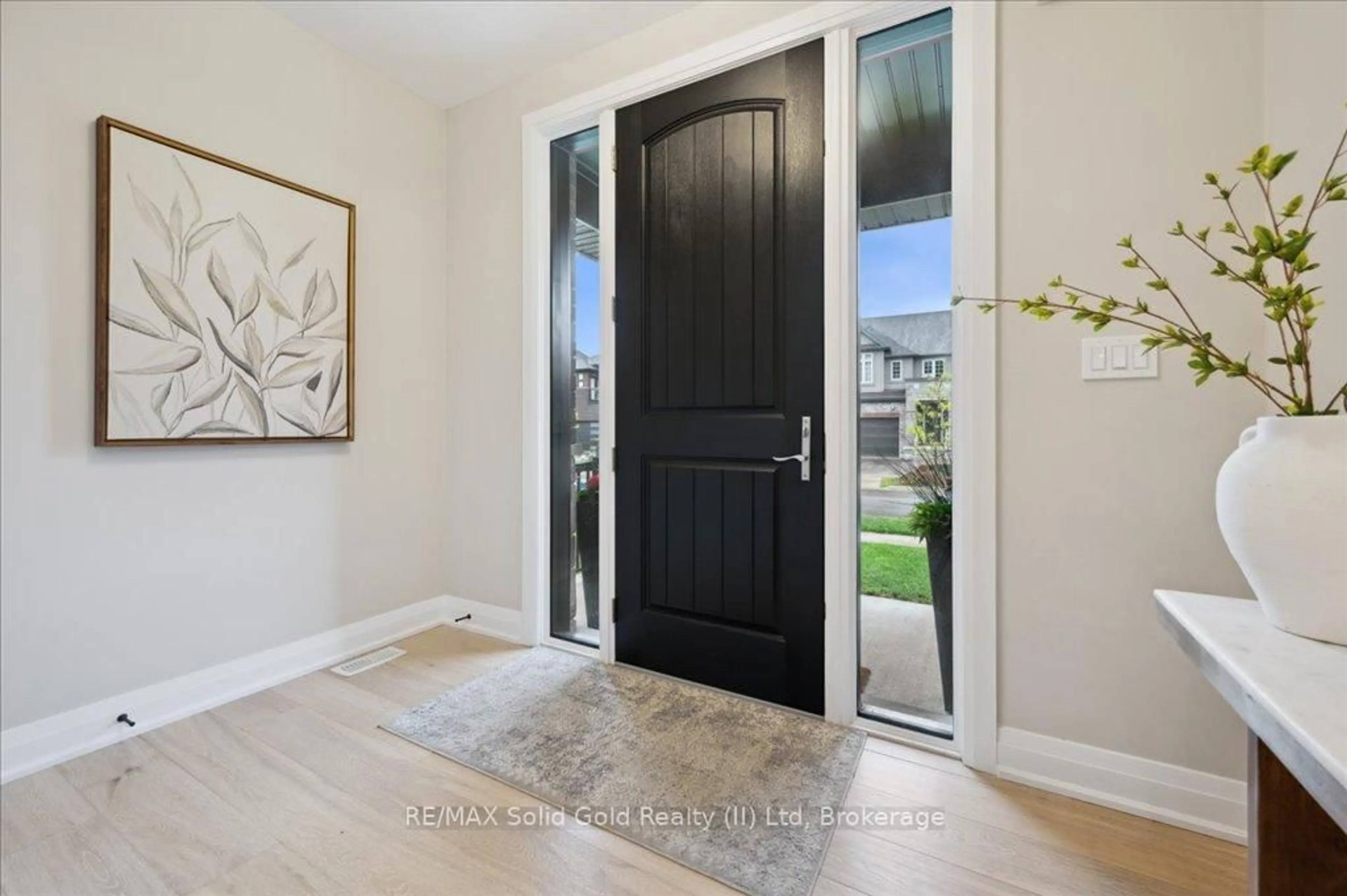 Indoor entryway for 43 Ian Ormston Dr, Kitchener Ontario N2P 0K2