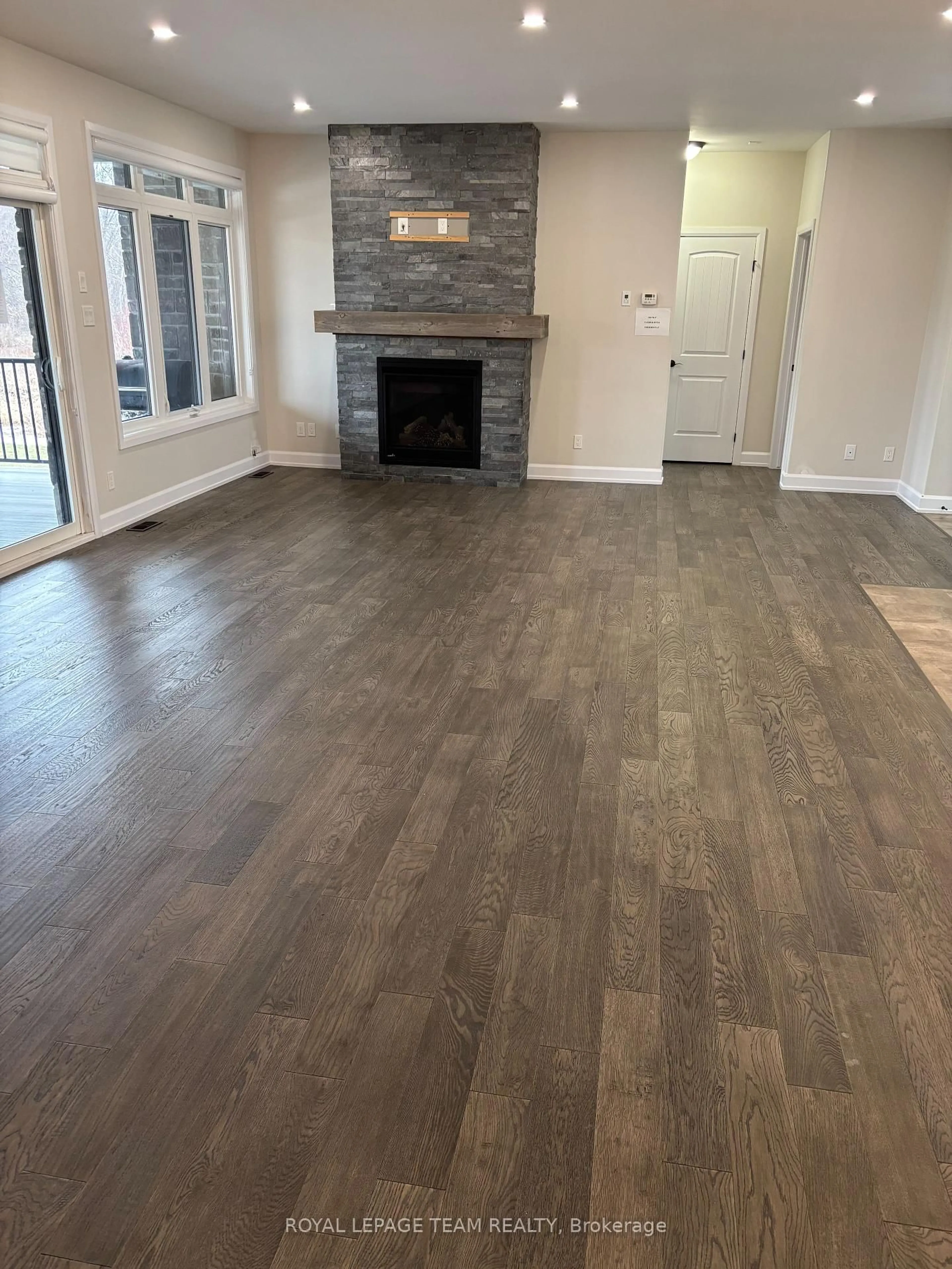 A pic of a room for 2500 Kearns Way, Greely Ontario K4P 1R9
