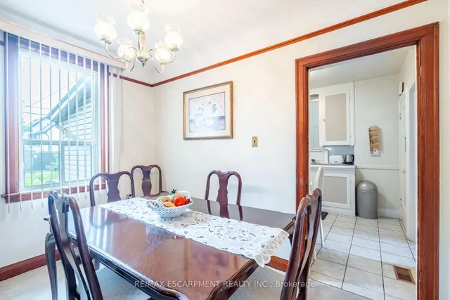Additional property image - 204 Emerald St