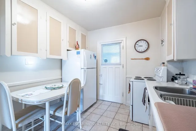 Additional property image - 204 Emerald St