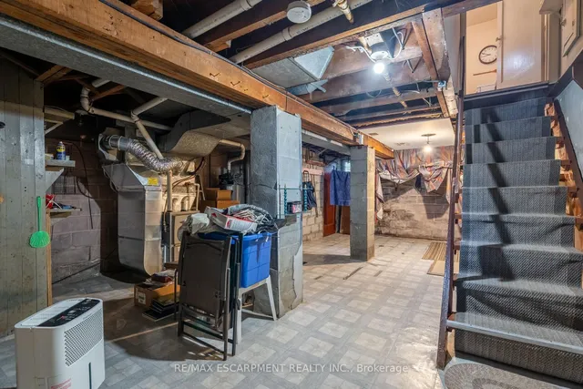 Additional property image - 204 Emerald St