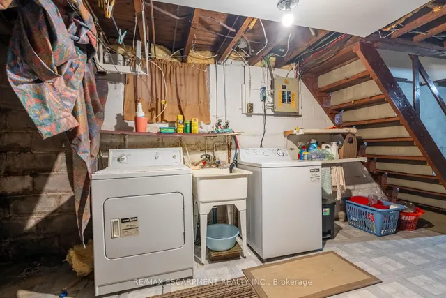 Additional property image - 204 Emerald St