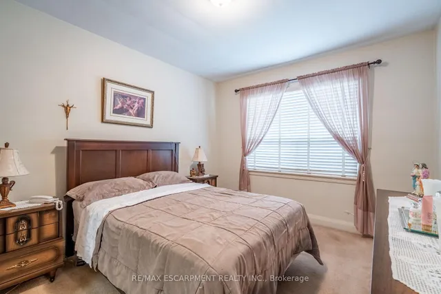 Additional property image - 204 Emerald St