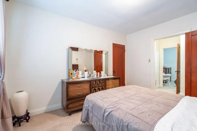 Additional property image - 204 Emerald St
