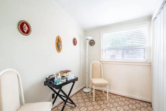 Additional property image - 204 Emerald St