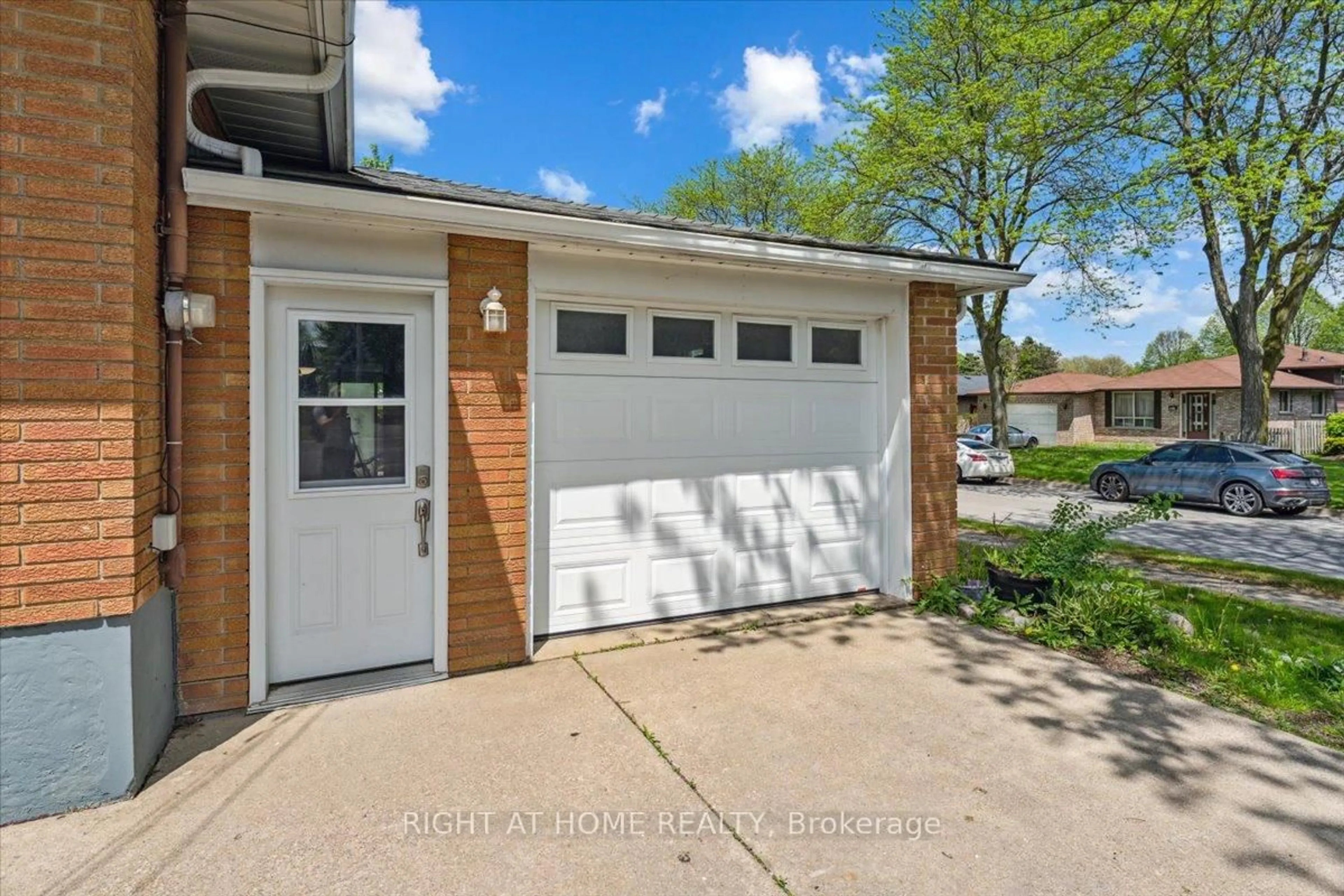 Unknown for 5863 CHURCH'S Lane, Niagara Falls Ontario L2J 1Y9