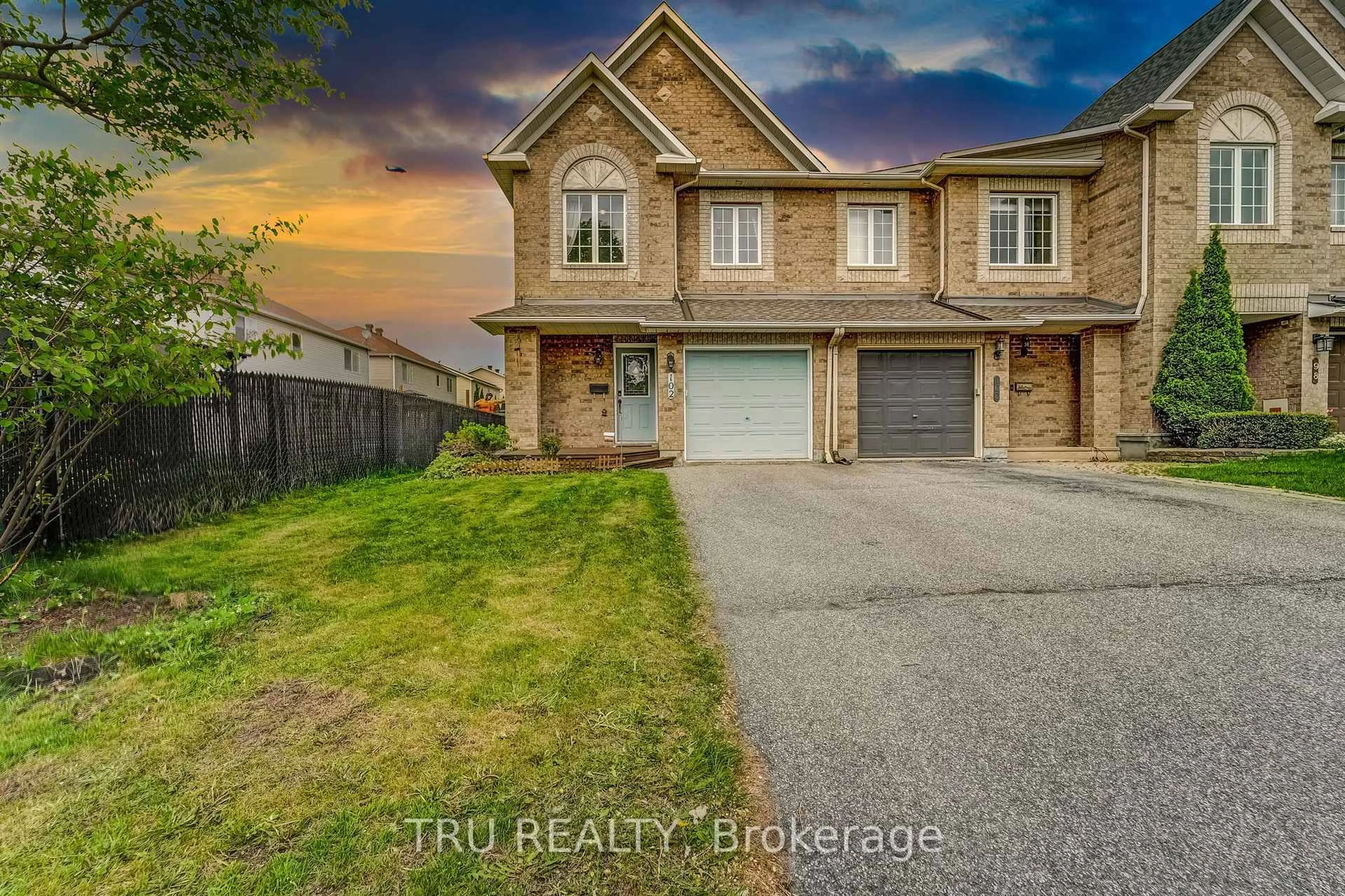 A pic from outside/outdoor area/front of a property/back of a property/a pic from drone, street for 102 Southpointe Ave, Ottawa Ontario K2J 4T5