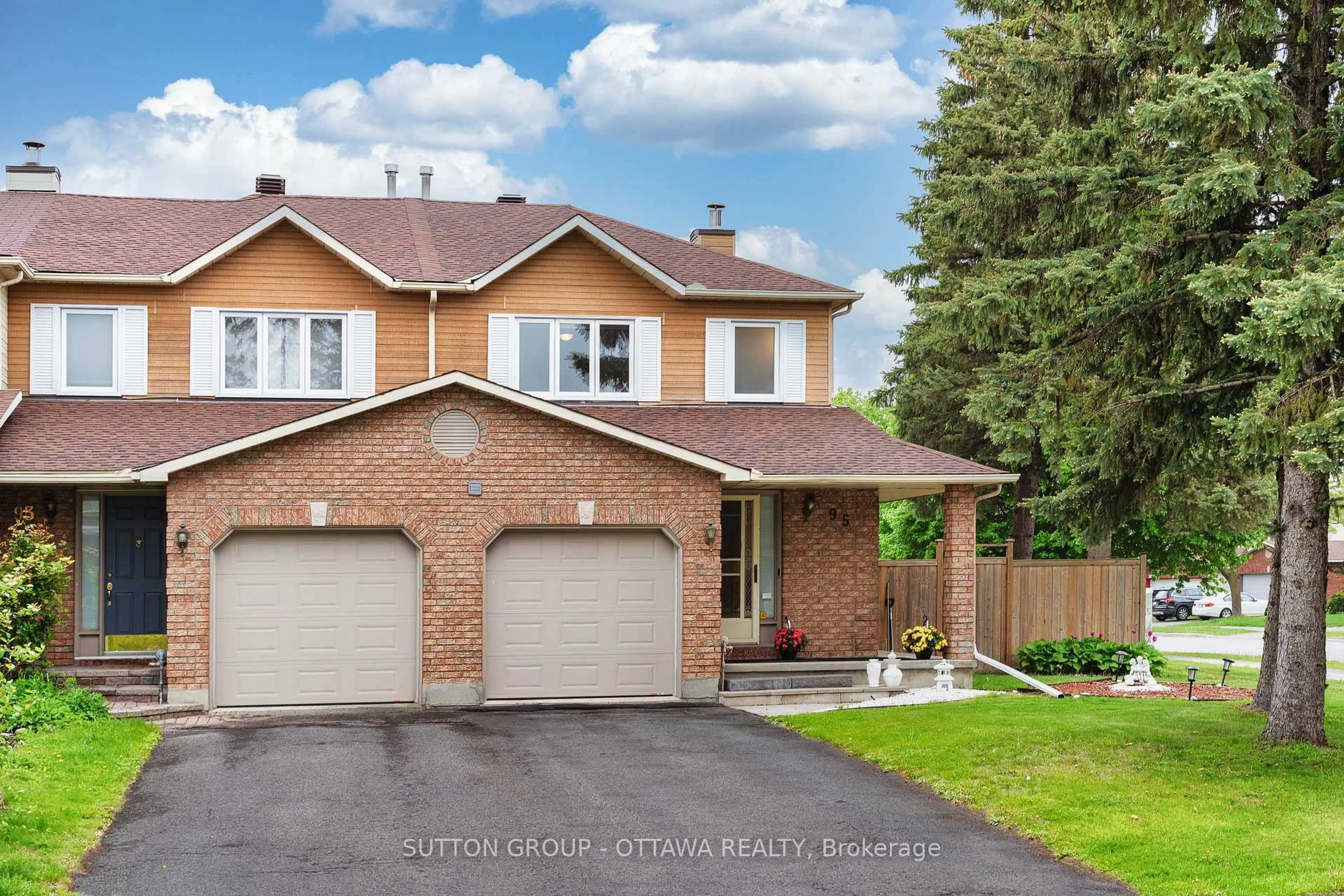 Home with brick exterior material, street for 95 Winnegreen Crt, Ottawa Ontario K1G 5S4