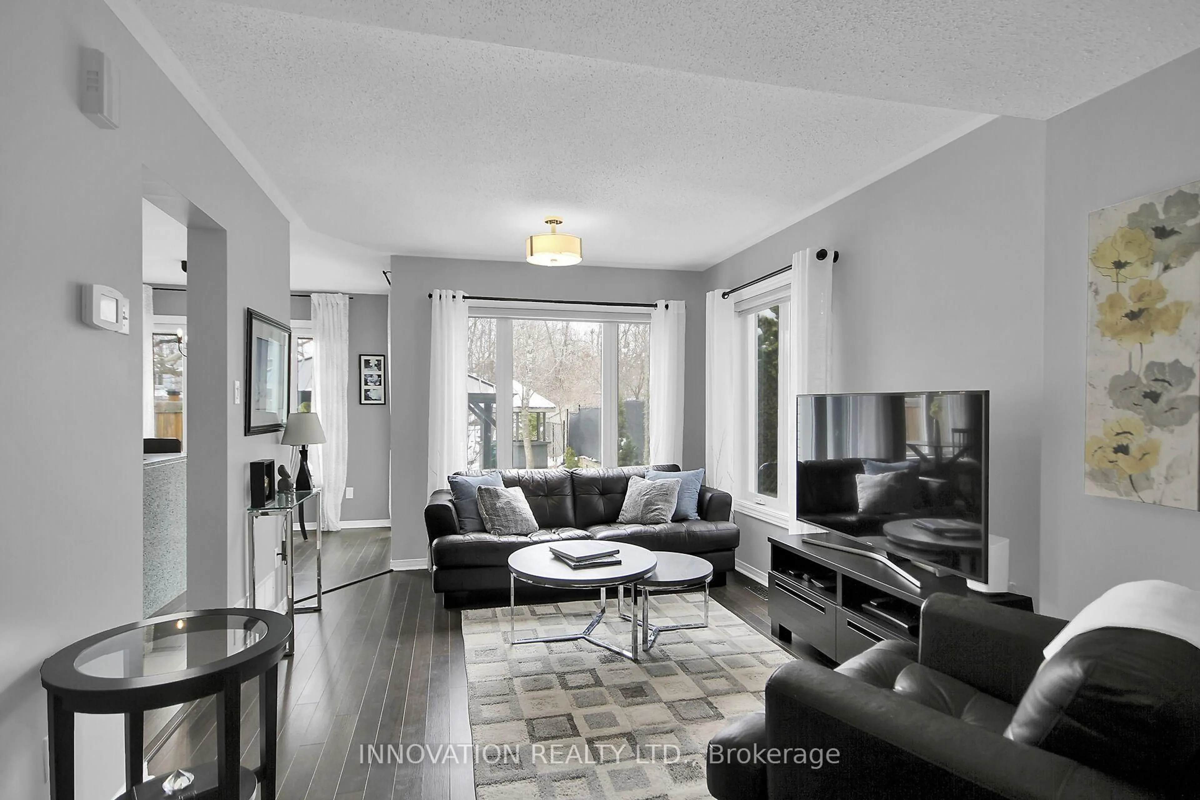 Living room with furniture, unknown for 109 Blackdome Cres, Ottawa Ontario K2T 1B1