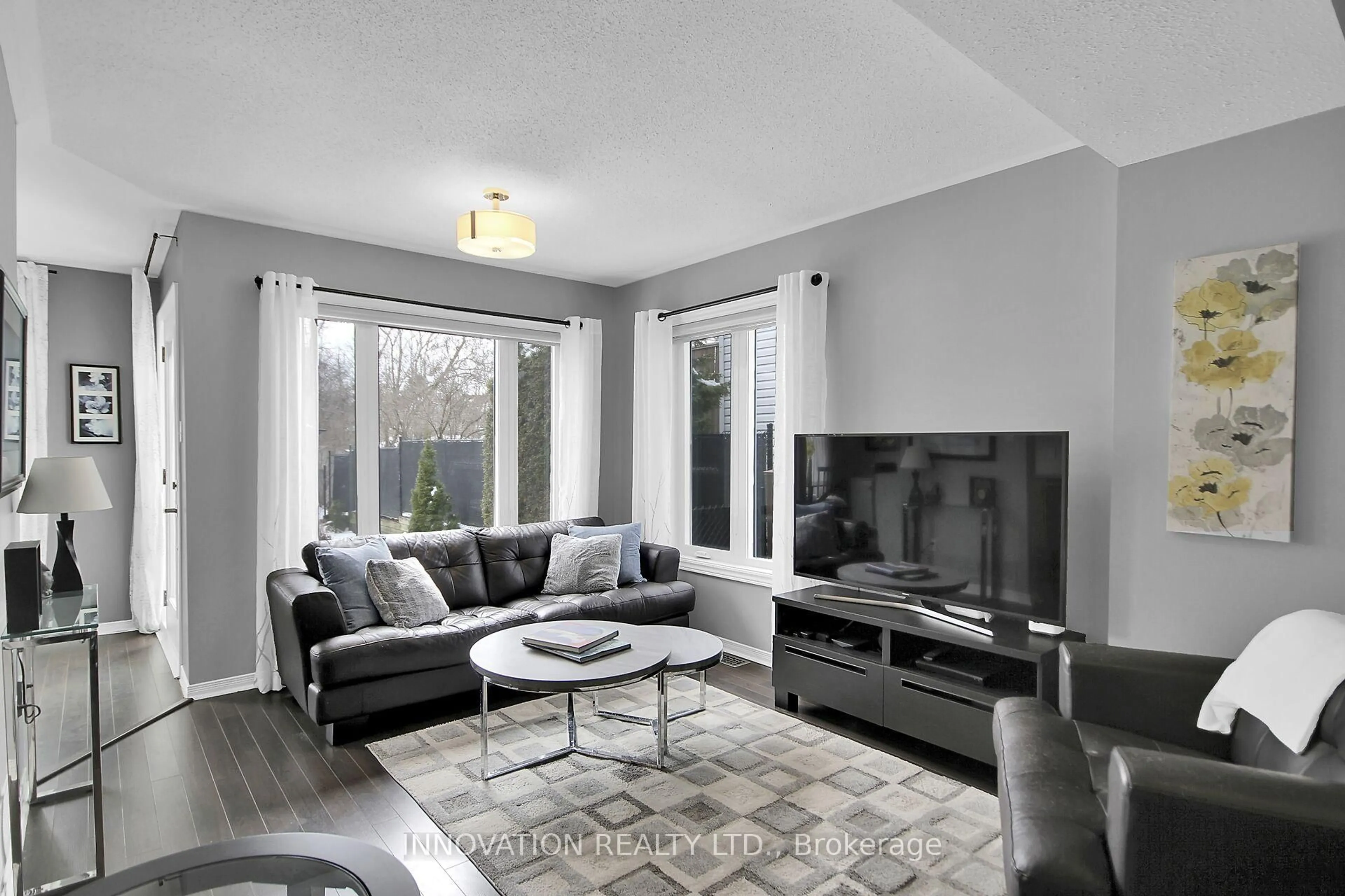 Living room with furniture, unknown for 109 Blackdome Cres, Ottawa Ontario K2T 1B1