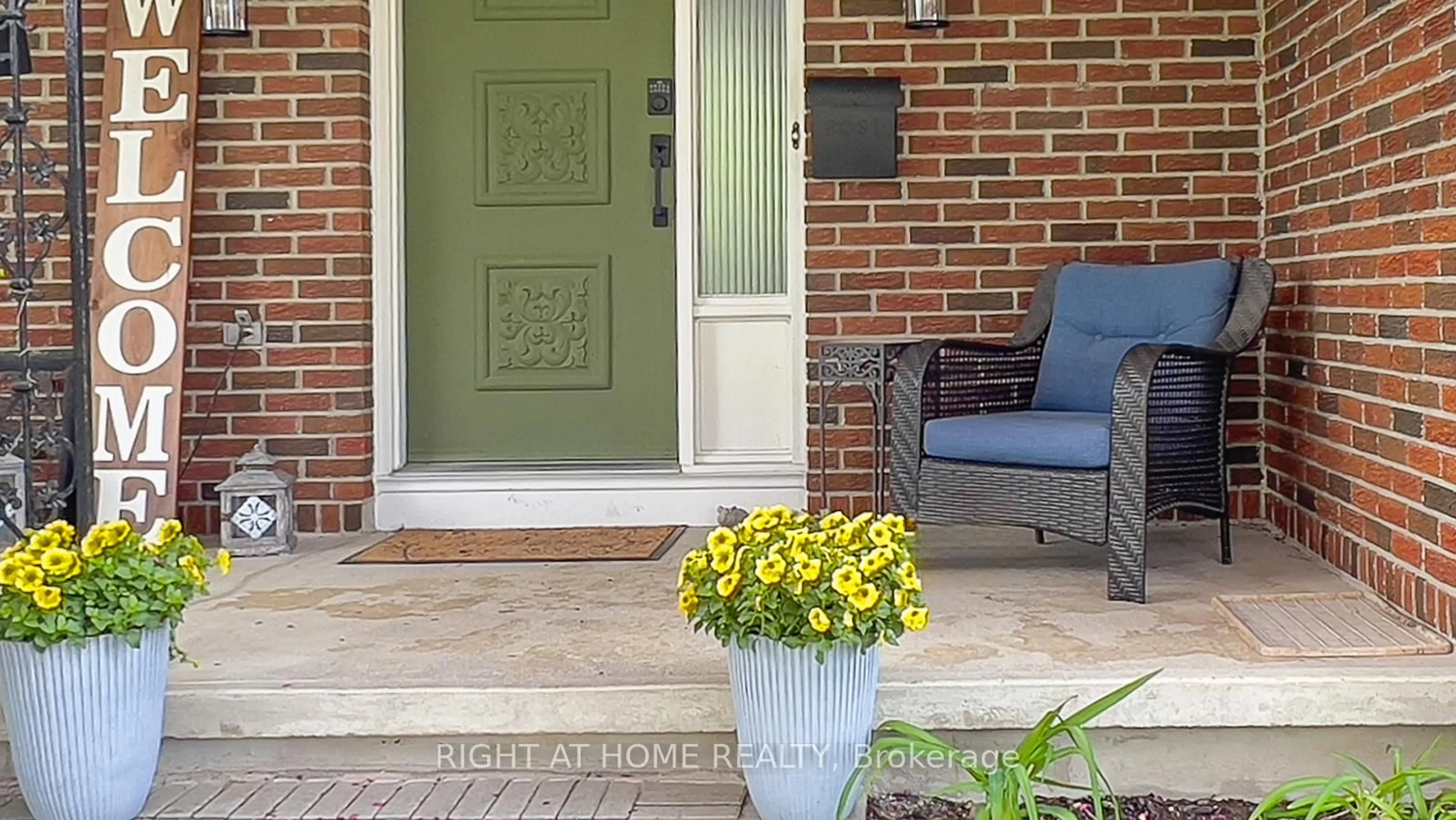 Home with brick exterior material, street for 531 Victoria Ave, Belleville Ontario K8N 2G6