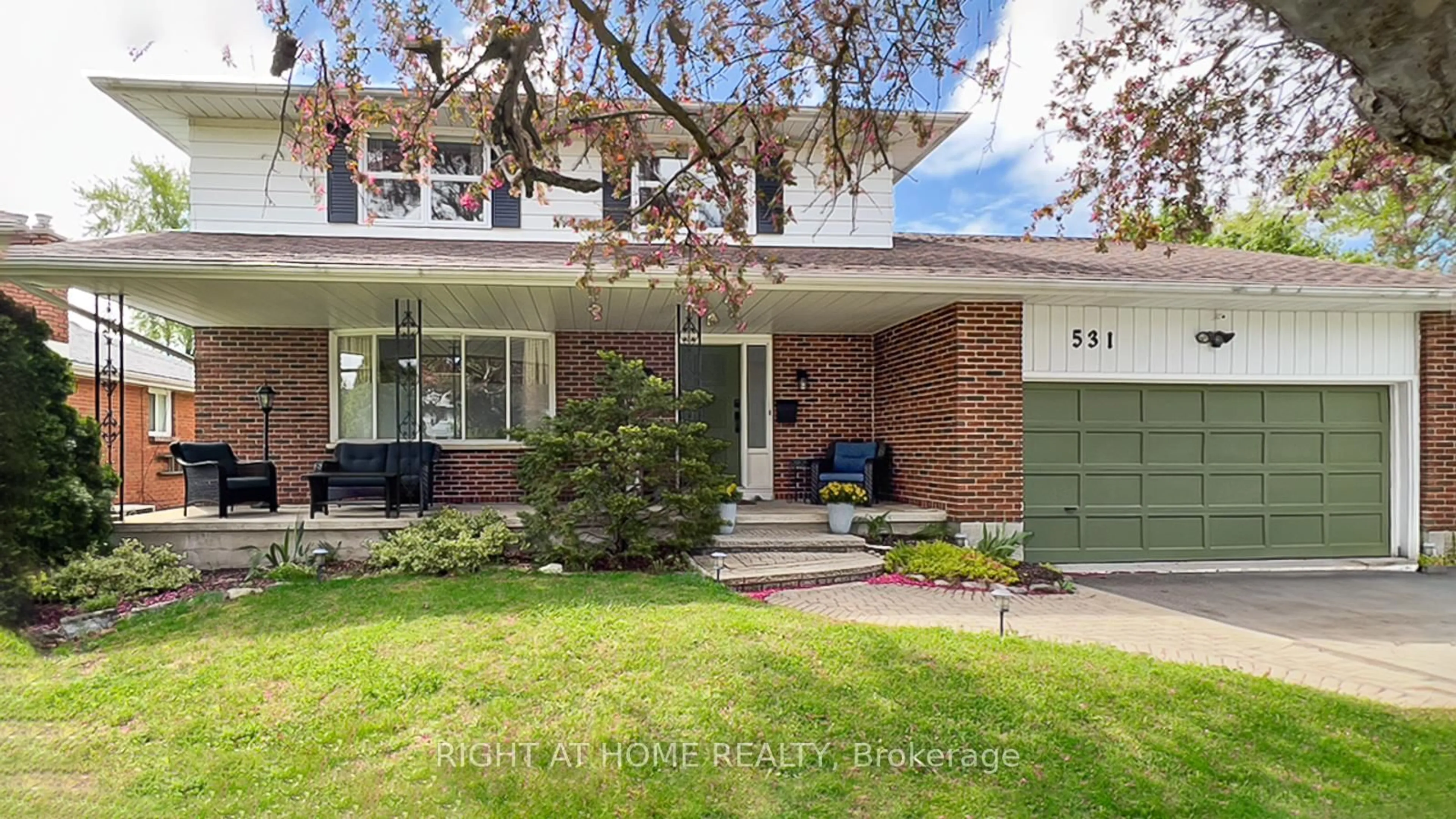 Home with brick exterior material, street for 531 Victoria Ave, Belleville Ontario K8N 2G6