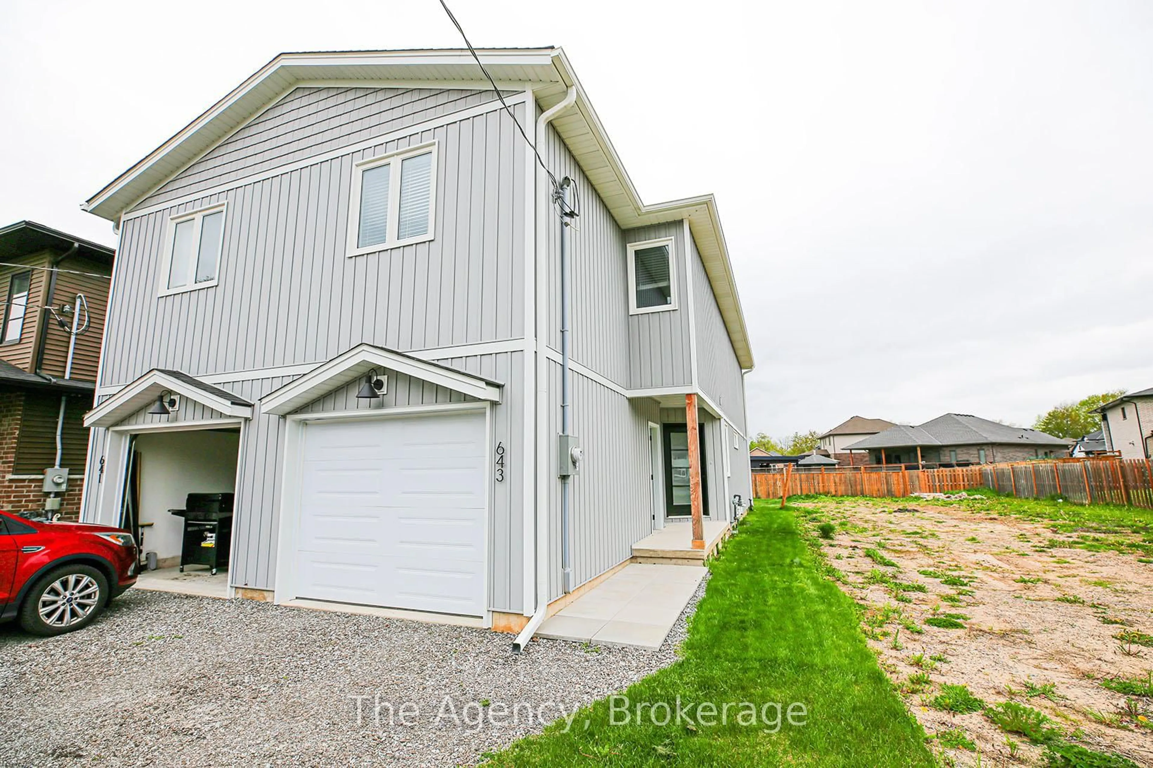 Unknown for 643 Clare Ave, Welland Ontario L3C 7L6