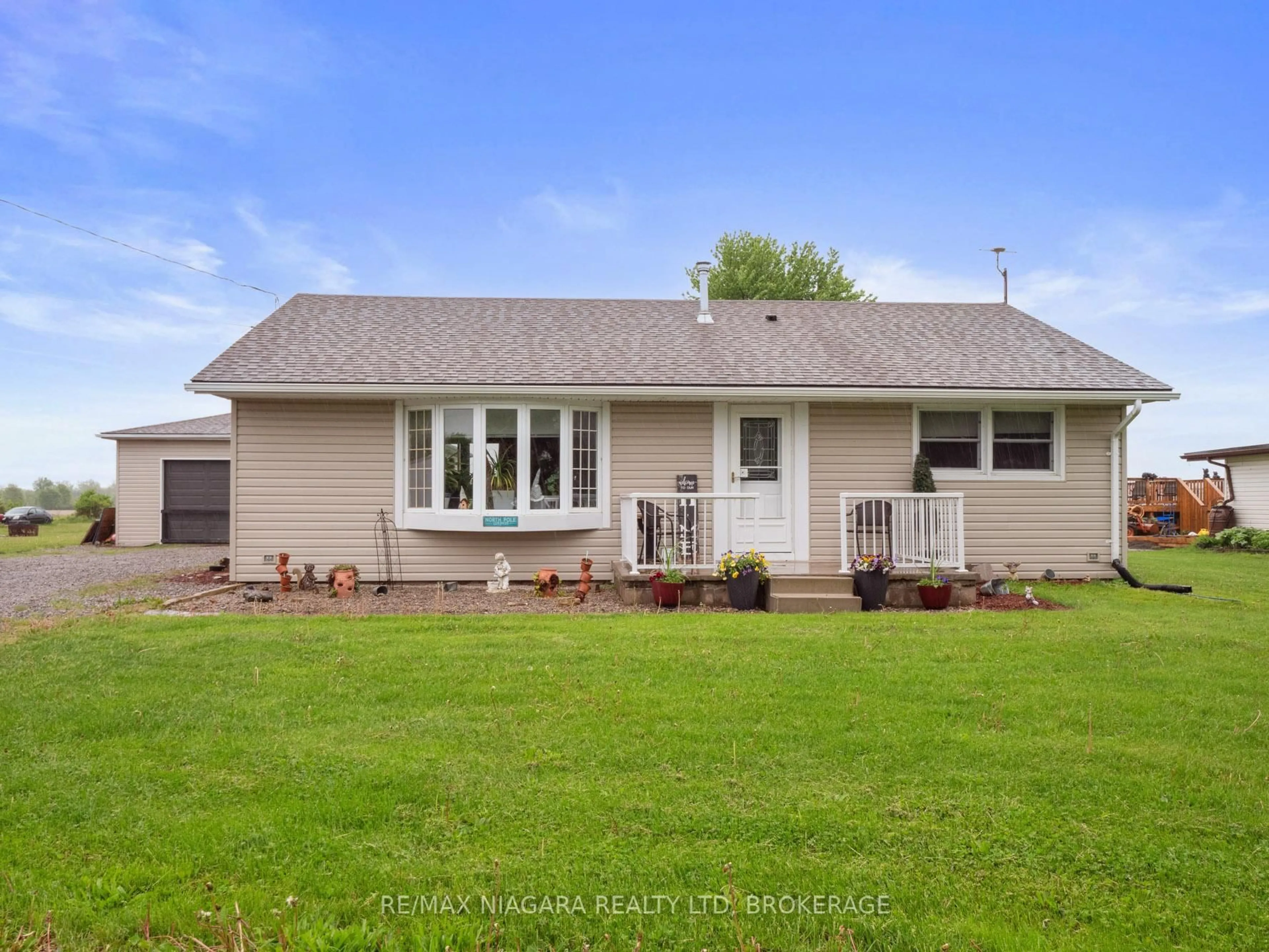 Home with vinyl exterior material, water/lake/river/ocean view for 3173 Highway 3 N/A, Port Colborne Ontario L3K 5V3
