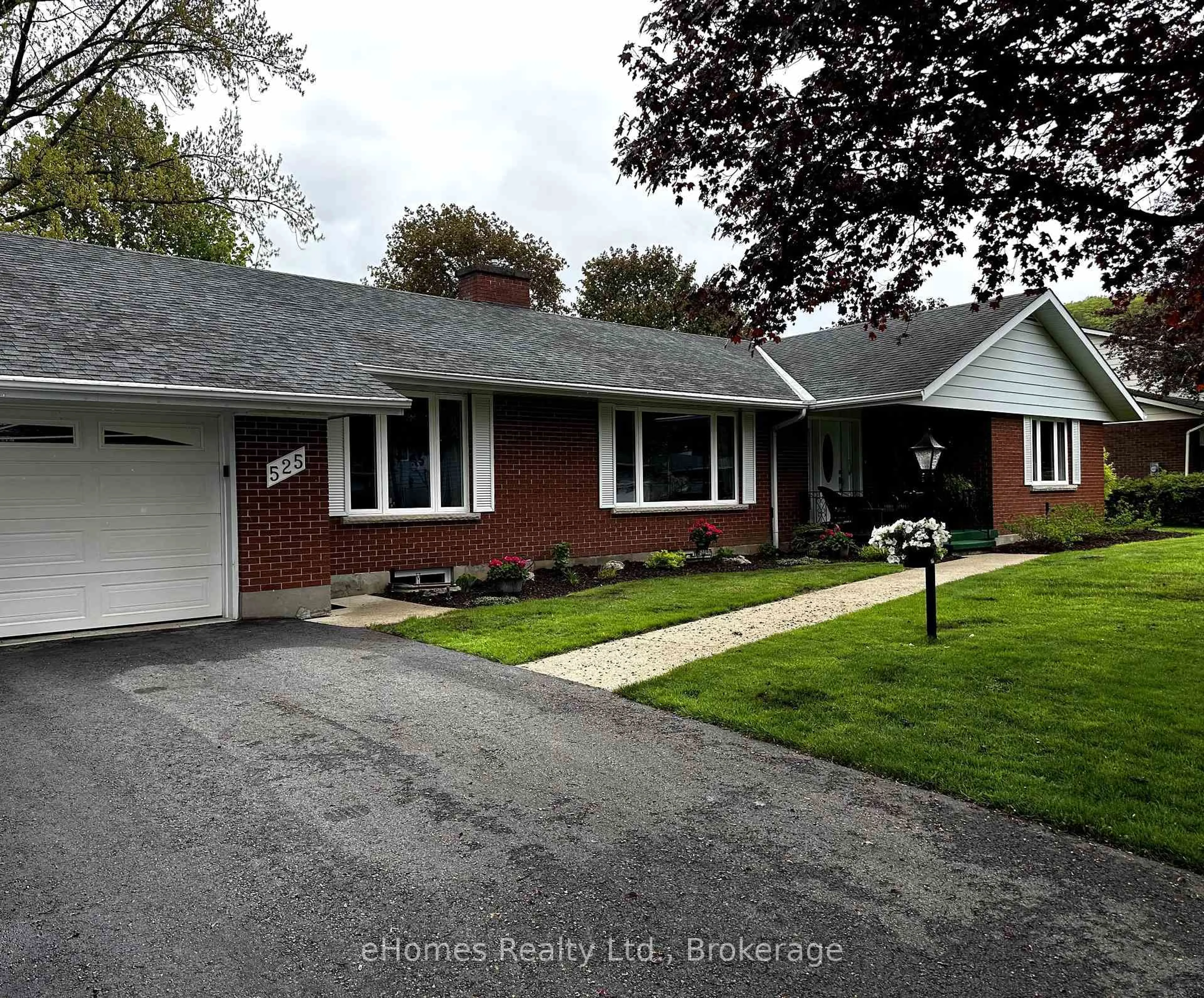 Unknown for 525 4th A St, Owen Sound Ontario N4K 6A4