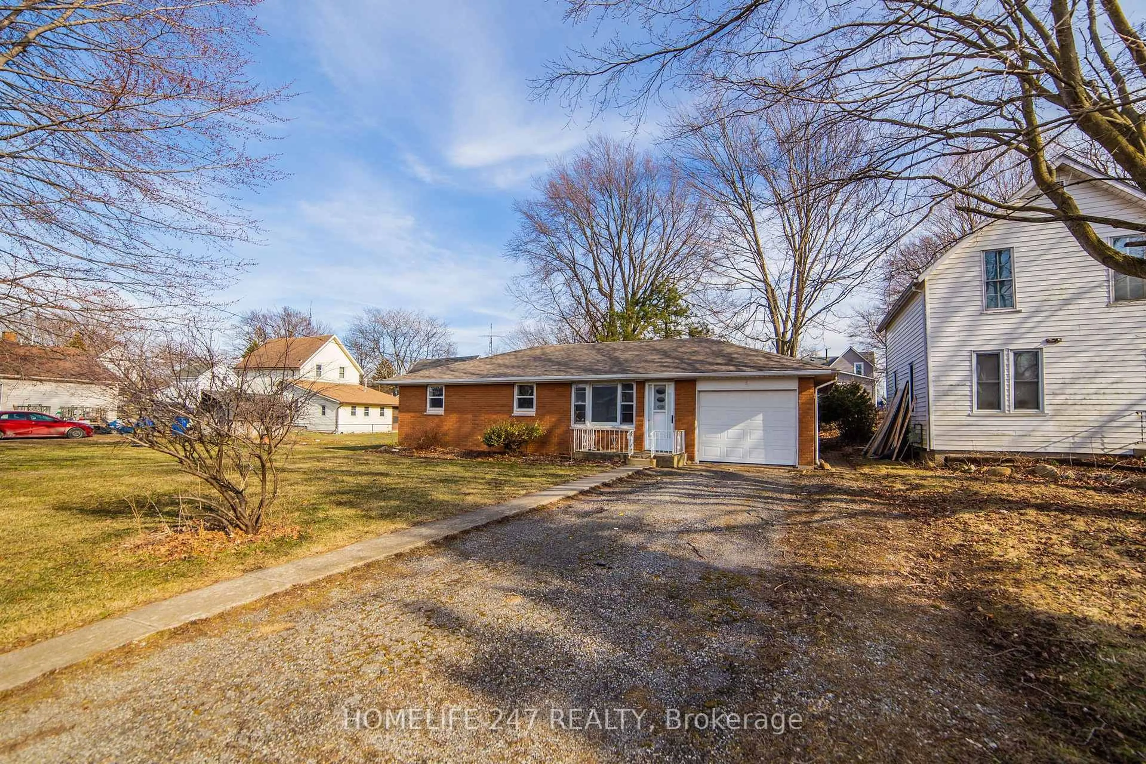 A pic from outside/outdoor area/front of a property/back of a property/a pic from drone, street for 6 James St, Chatham-Kent Ontario N0P 2C0