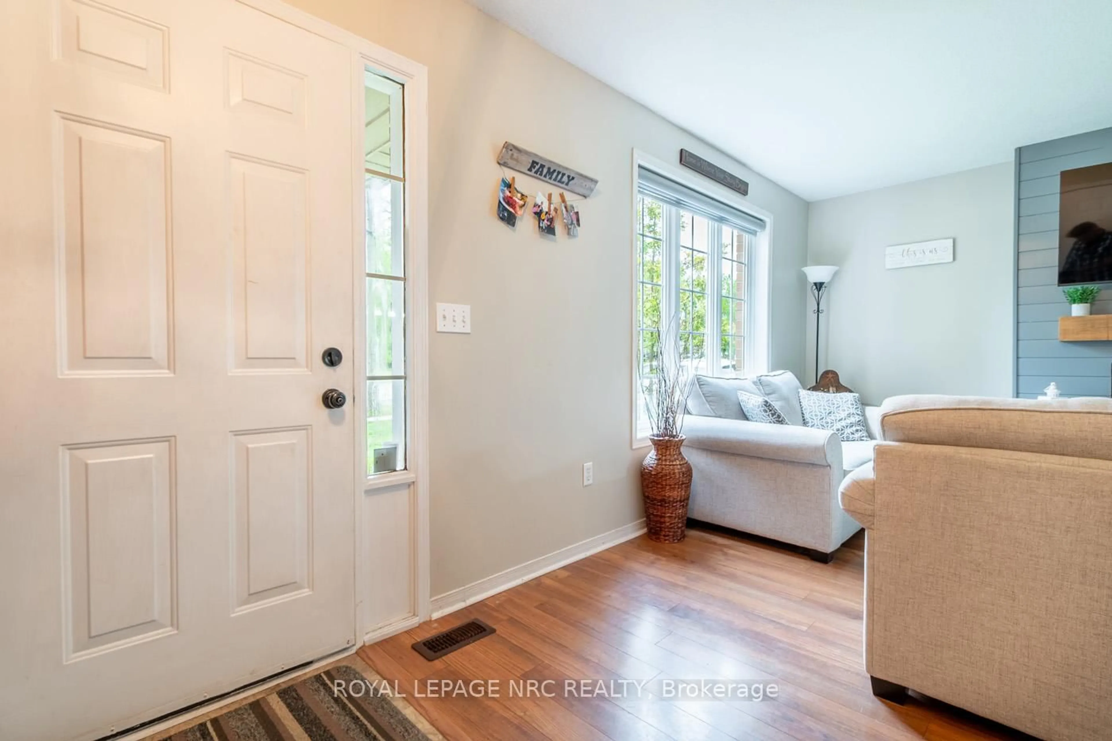Indoor entryway for 810 Canboro Rd, Pelham Ontario L0S 1C0