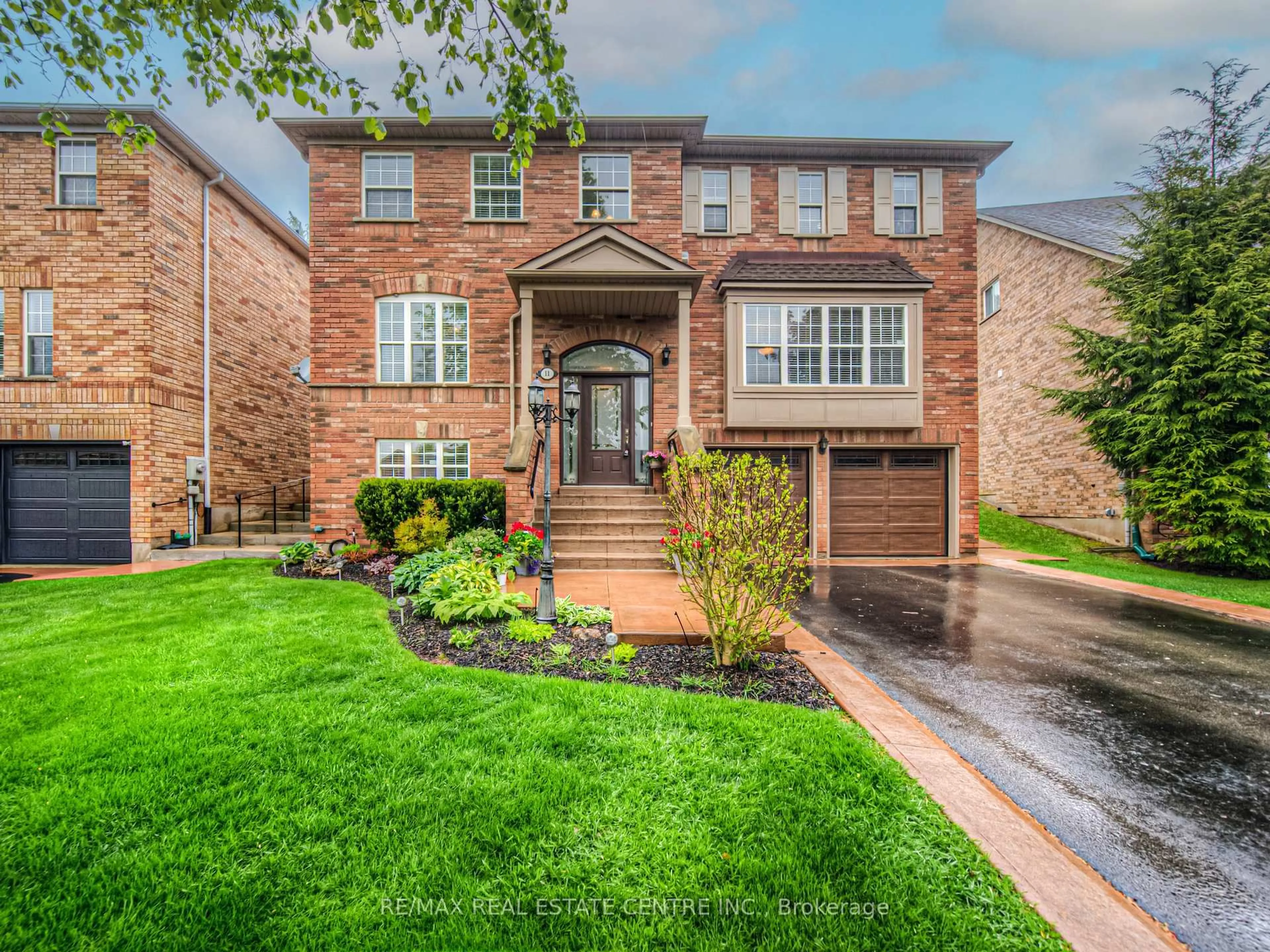 Home with brick exterior material, street for 11 Anderson Crt, Hamilton Ontario L9G 4Z7