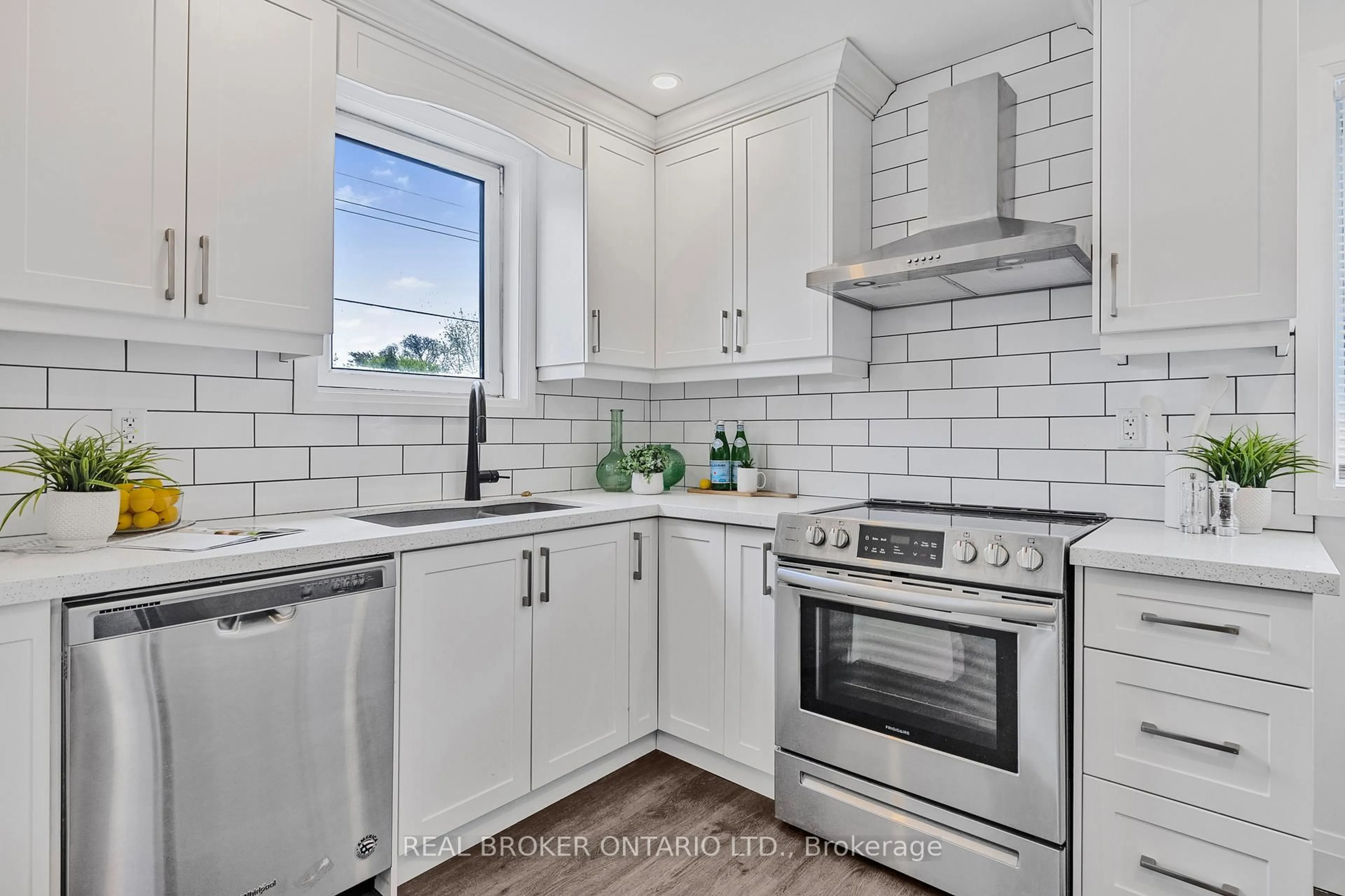 Unknown for 6 West 4th St, Hamilton Ontario L9C 3M1