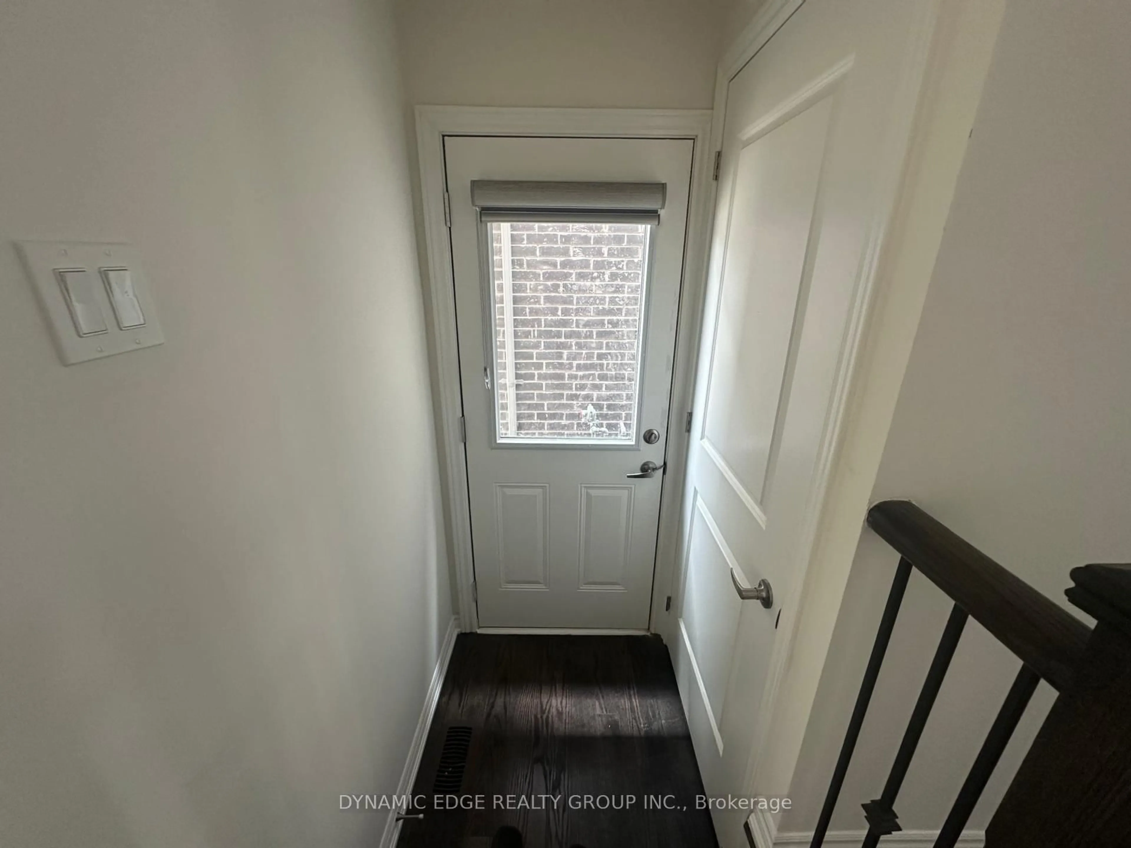 Indoor entryway for 15 Spiers Rd, Erin Ontario N0B 1T0