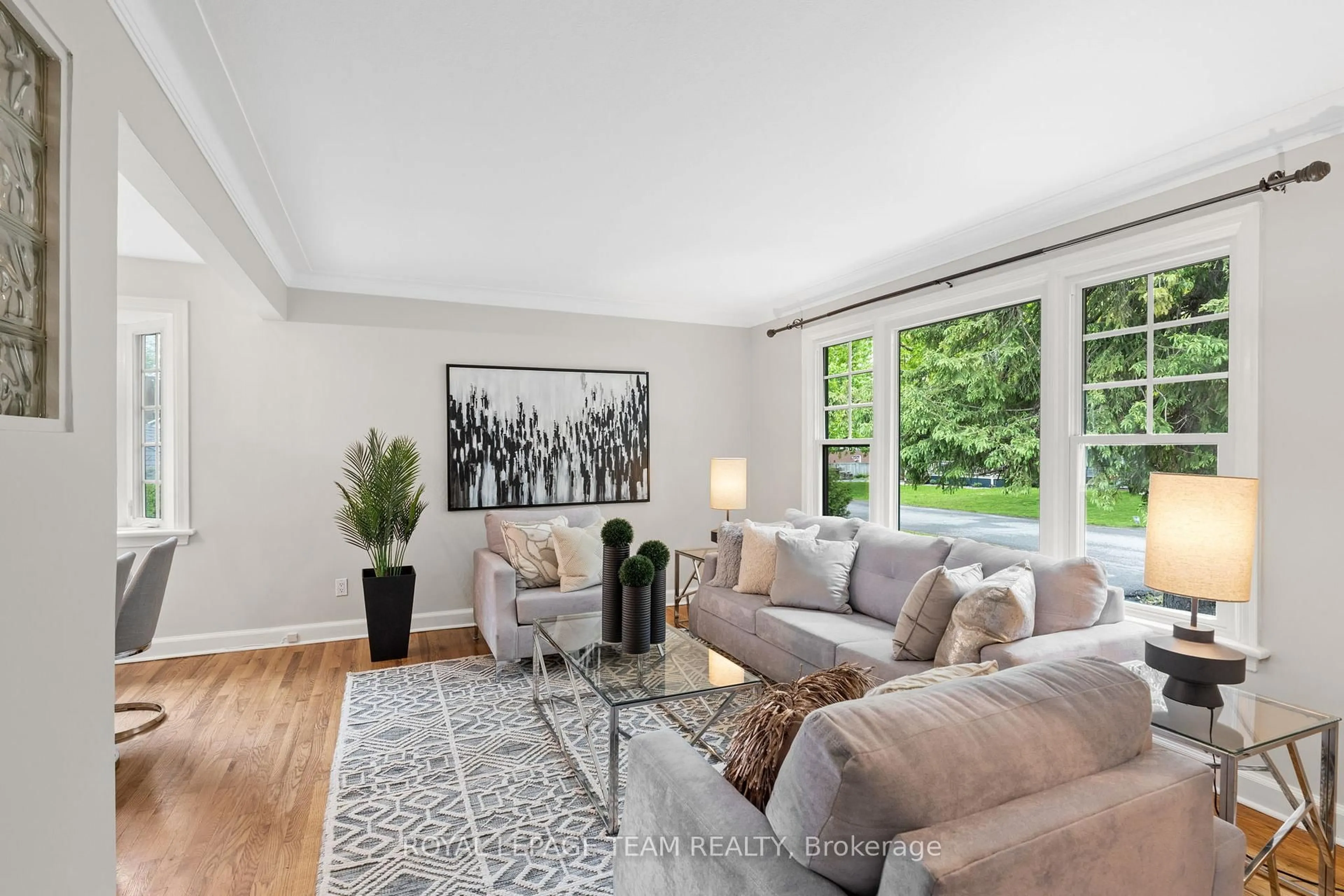 Living room with furniture, unknown for 80 ST. CLAIRE Ave, Ottawa Ontario K2G 2A6