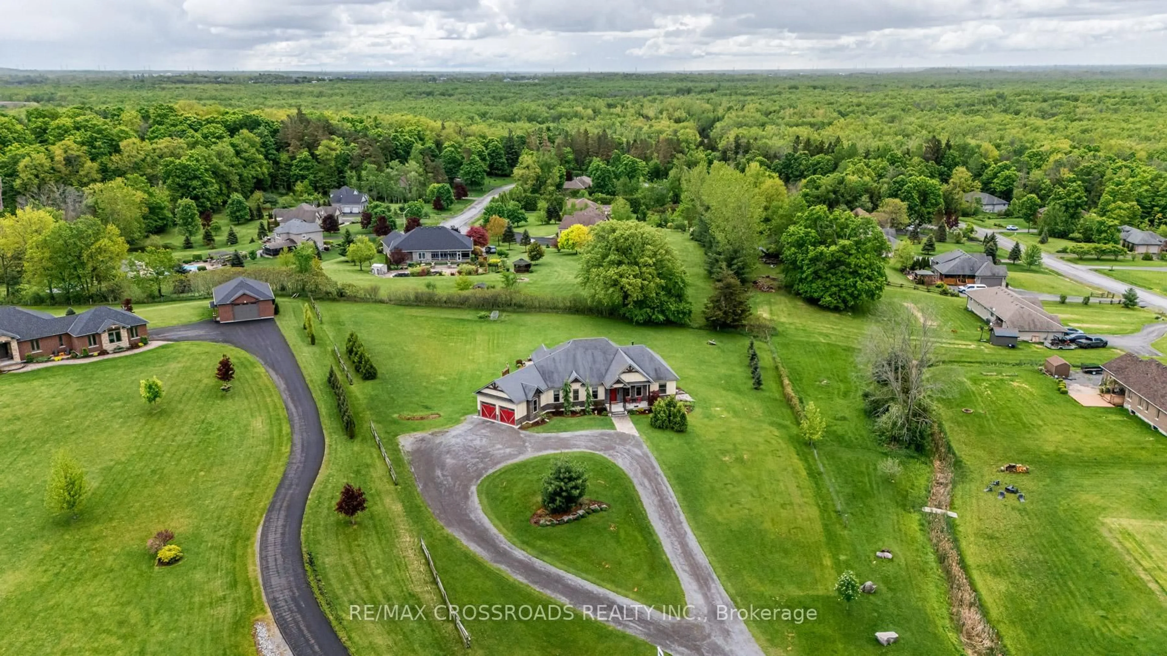 A pic from outside/outdoor area/front of a property/back of a property/a pic from drone, unknown for 89 Gentlebreeze Dr, Belleville Ontario K0K 2V0