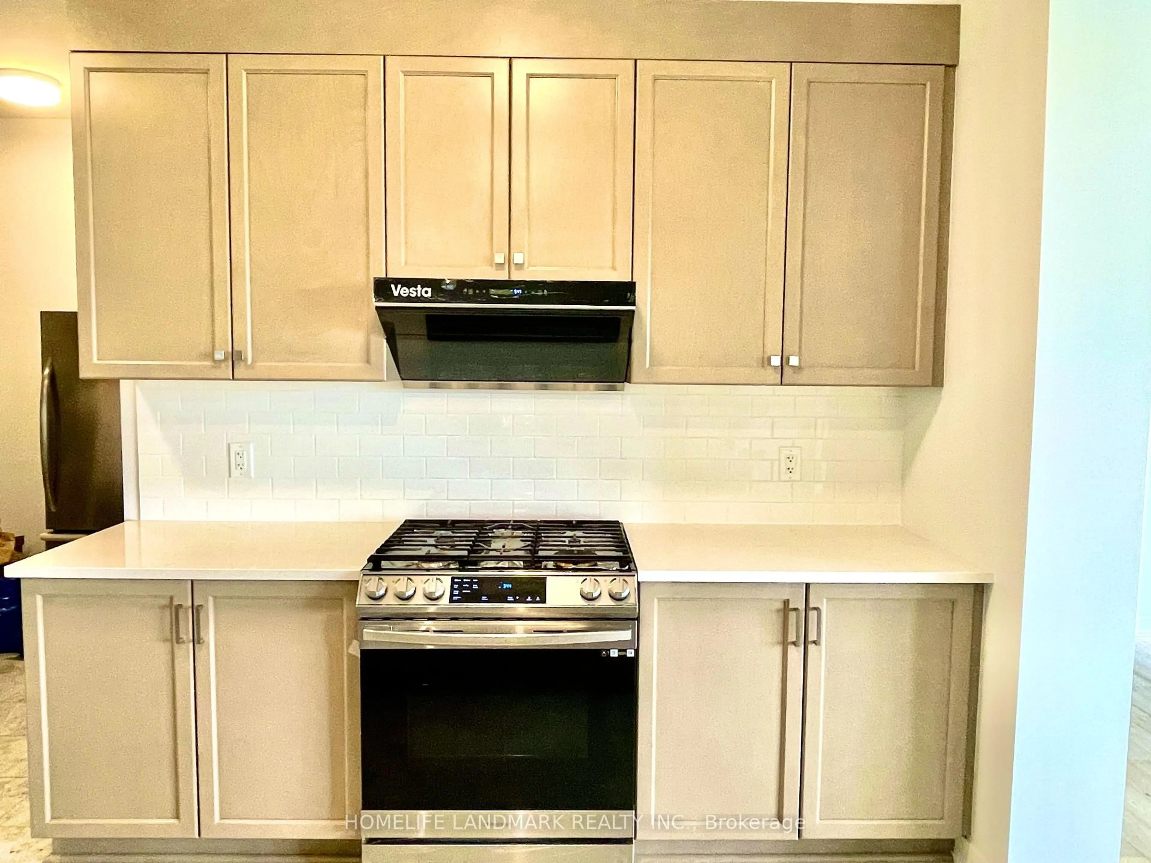 Standard kitchen, unknown for 653 Fenwick Way, Ottawa Ontario K2J 7E6