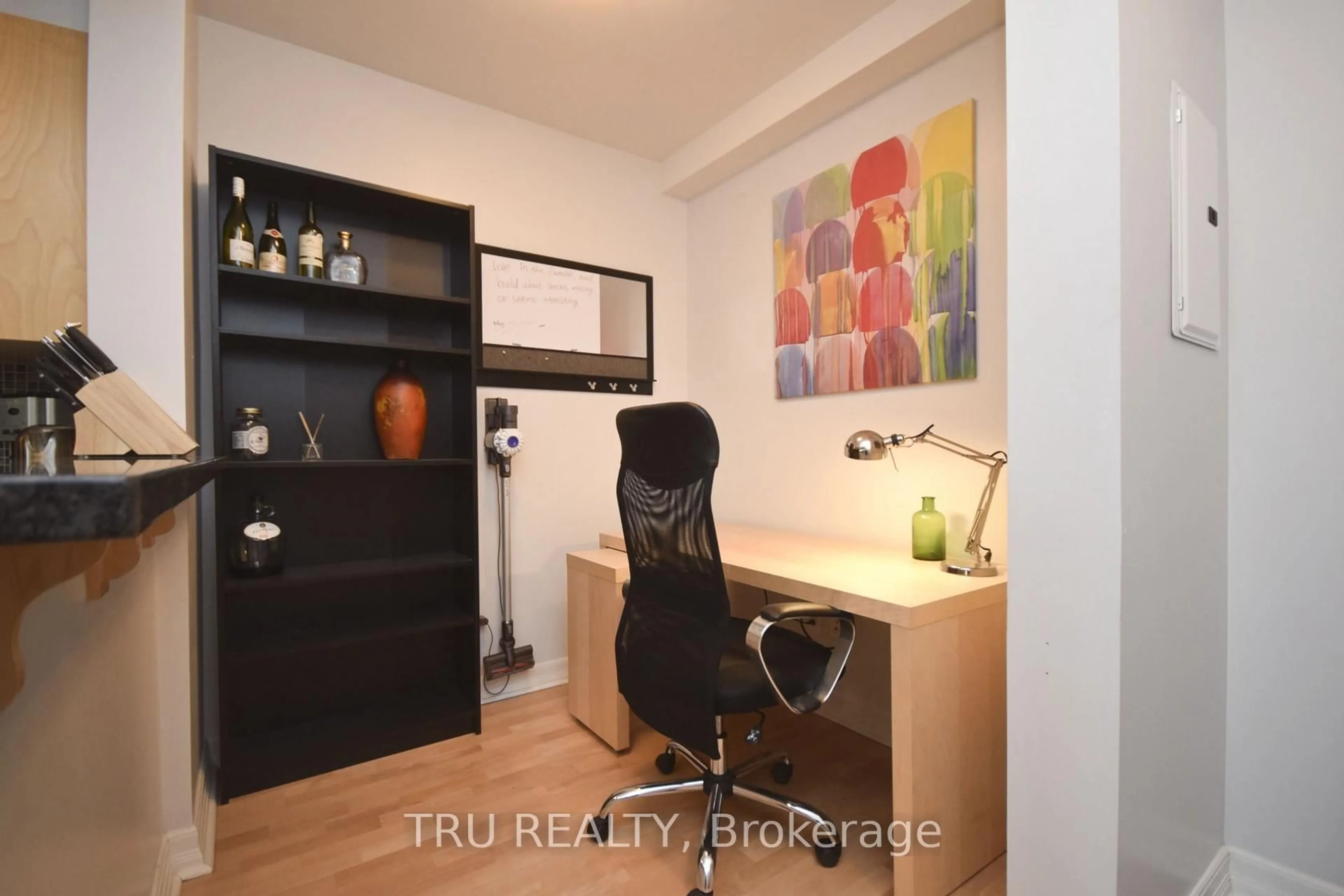 A pic of a room for 200 Besserer St #910, Ottawa Ontario K1N 0A7