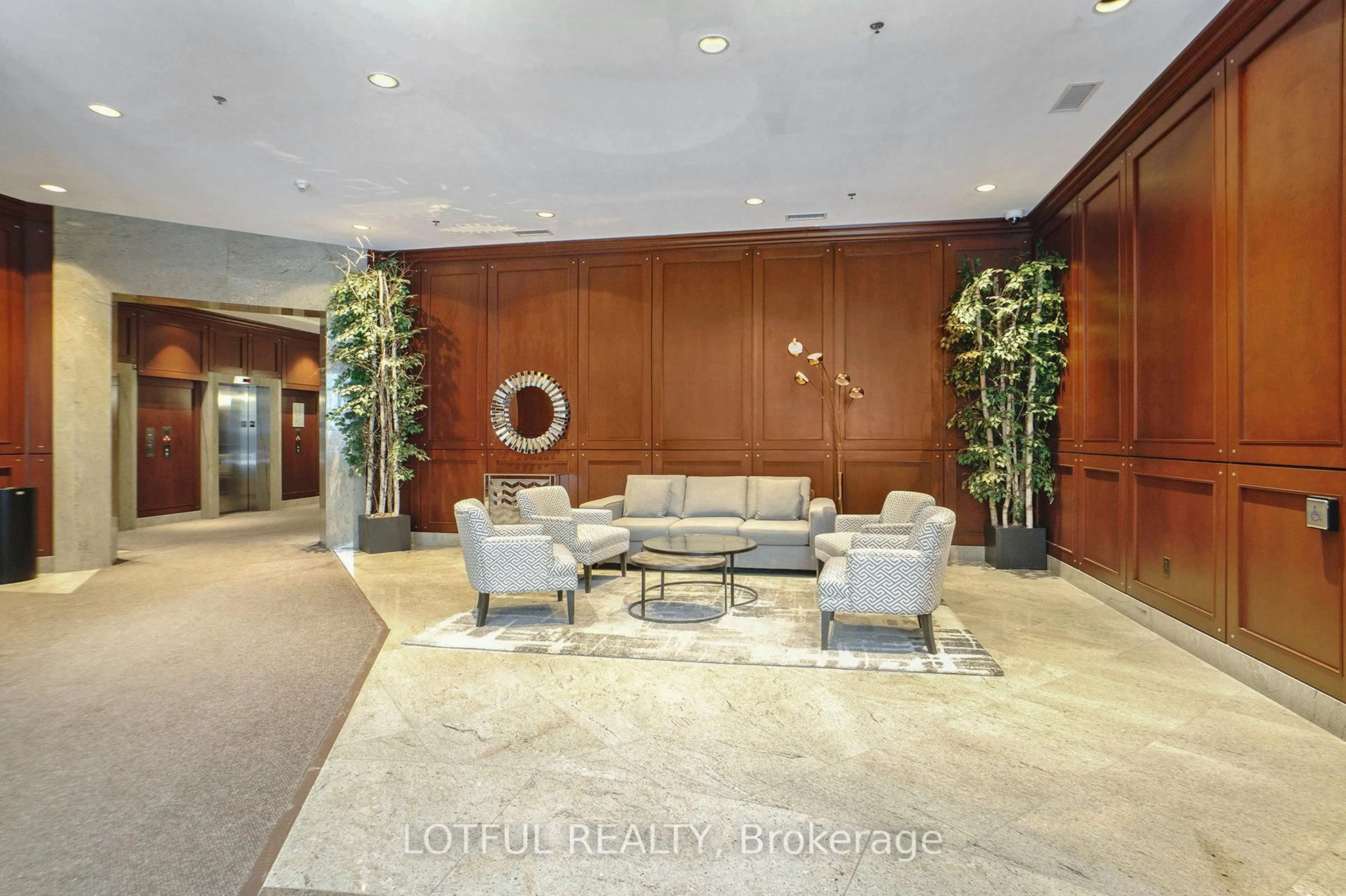 Lobby for 234 Rideau St #1703, Ottawa Ontario K1N 0A9