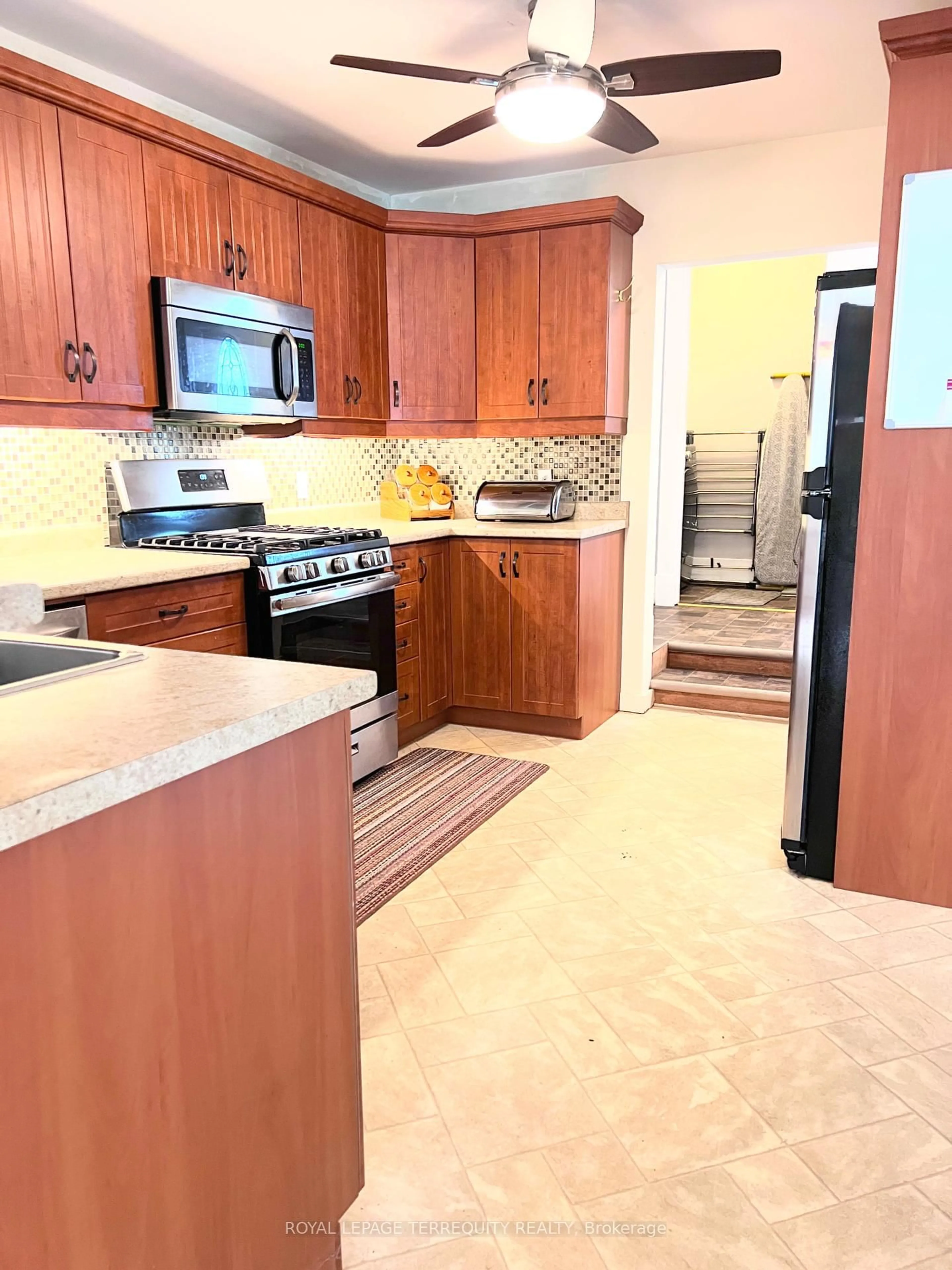 Standard kitchen, ceramic/tile floor for 24 Bridge St, Tweed Ontario K0K 3J0