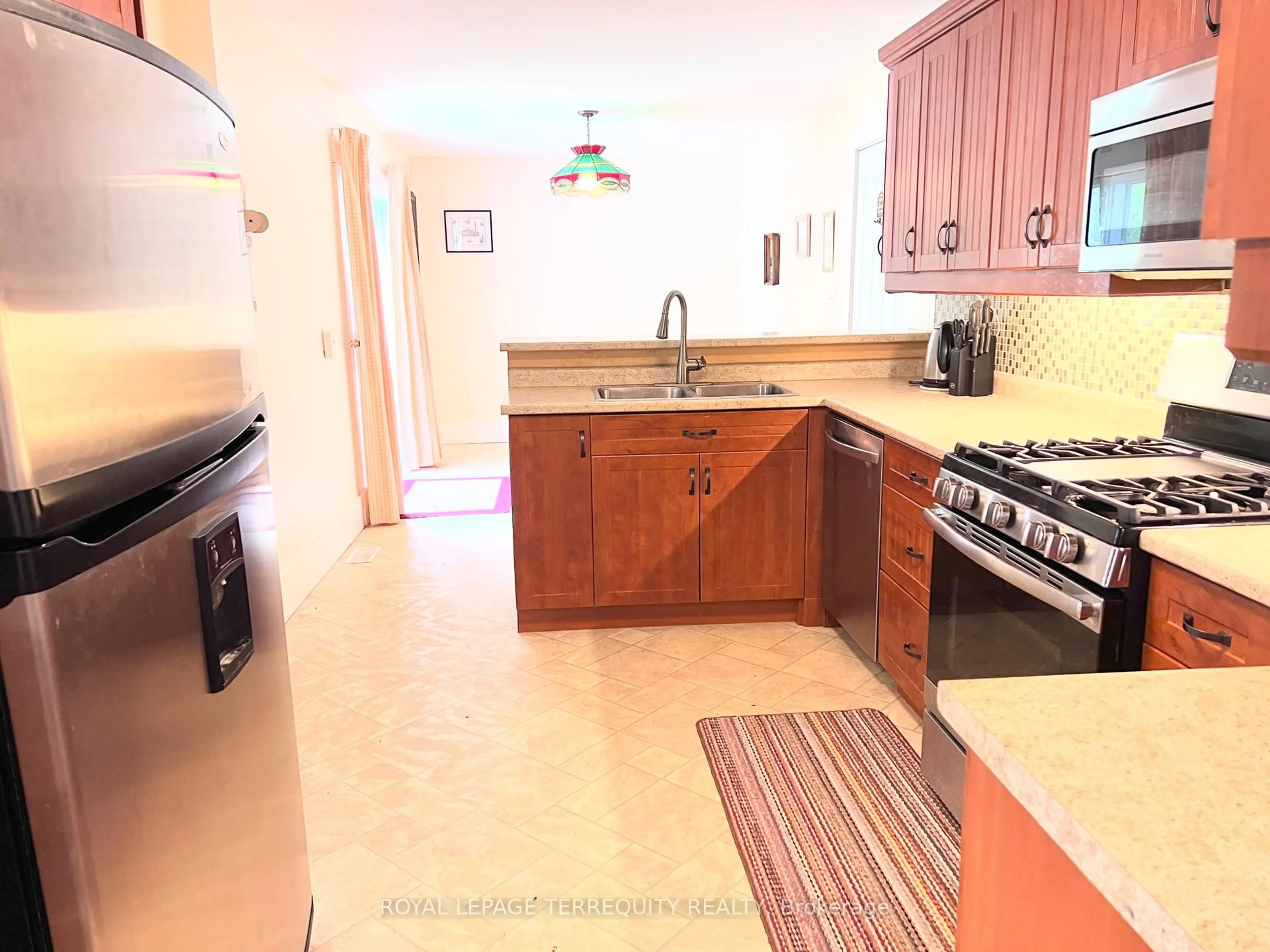 Standard kitchen, ceramic/tile floor for 24 Bridge St, Tweed Ontario K0K 3J0