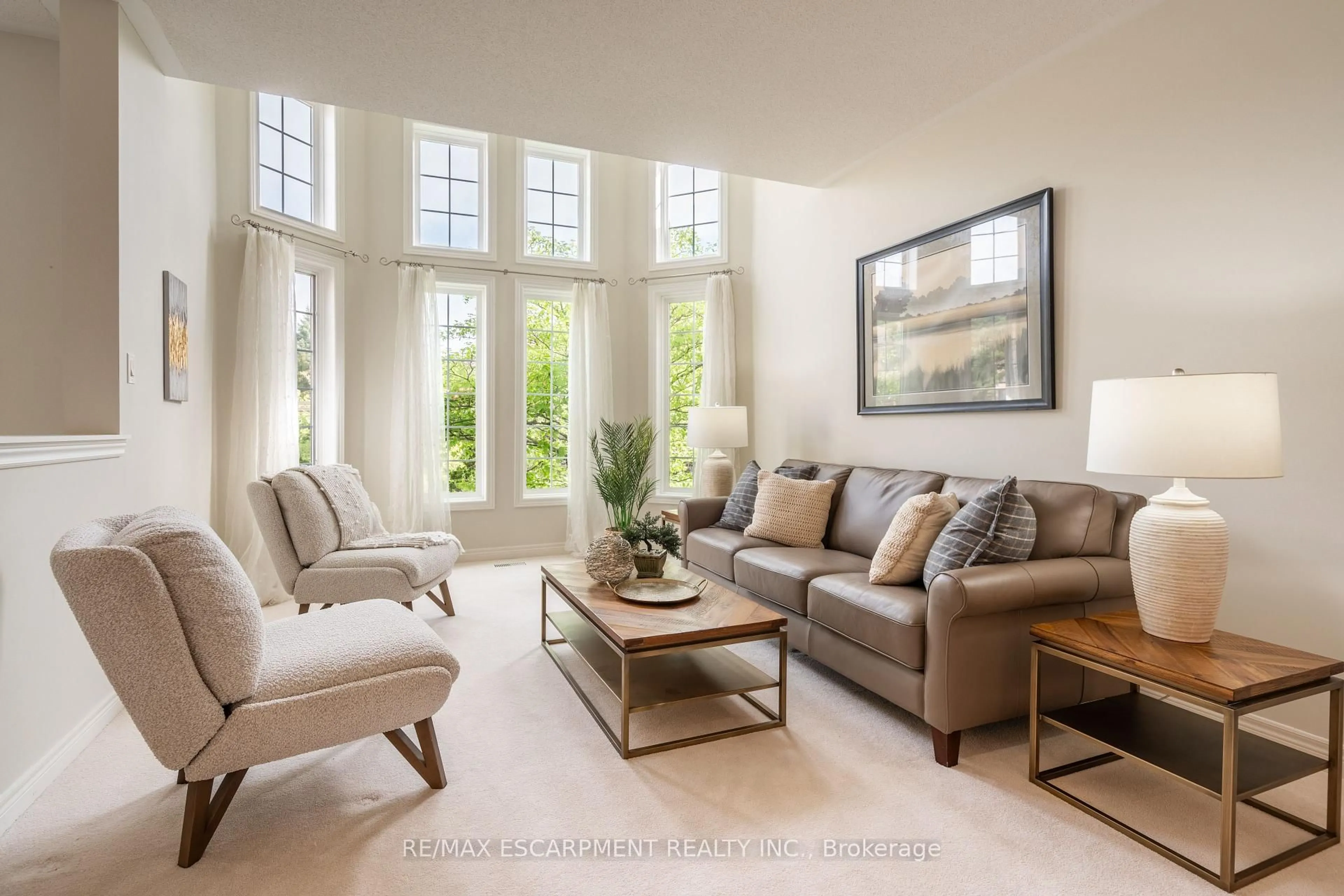 Living room with furniture, unknown for 27 Gaines Ave, Hamilton Ontario L9H 7M4