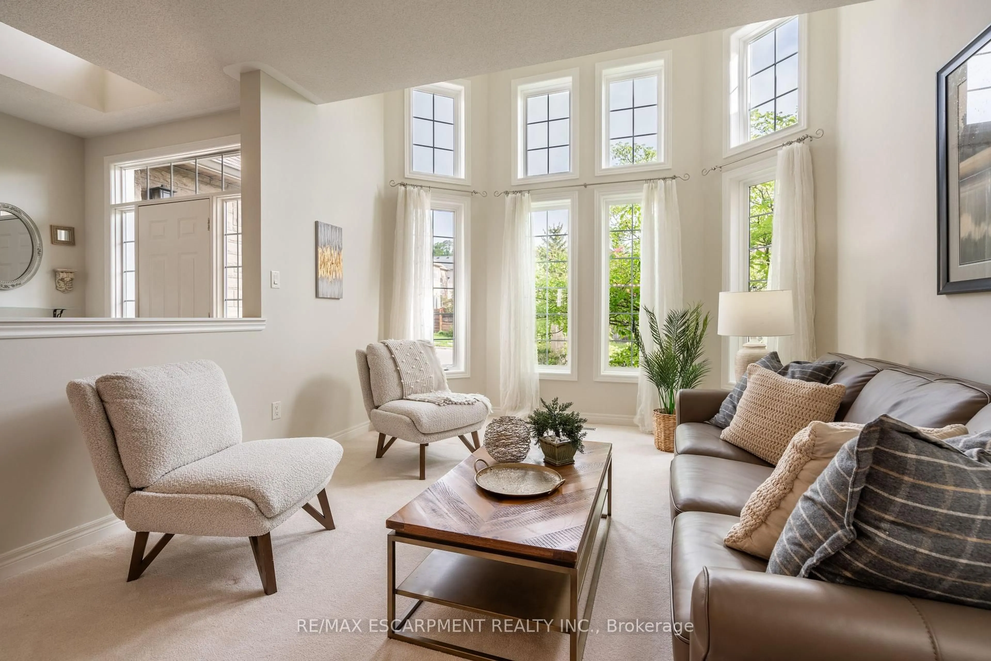 Living room with furniture, unknown for 27 Gaines Ave, Hamilton Ontario L9H 7M4