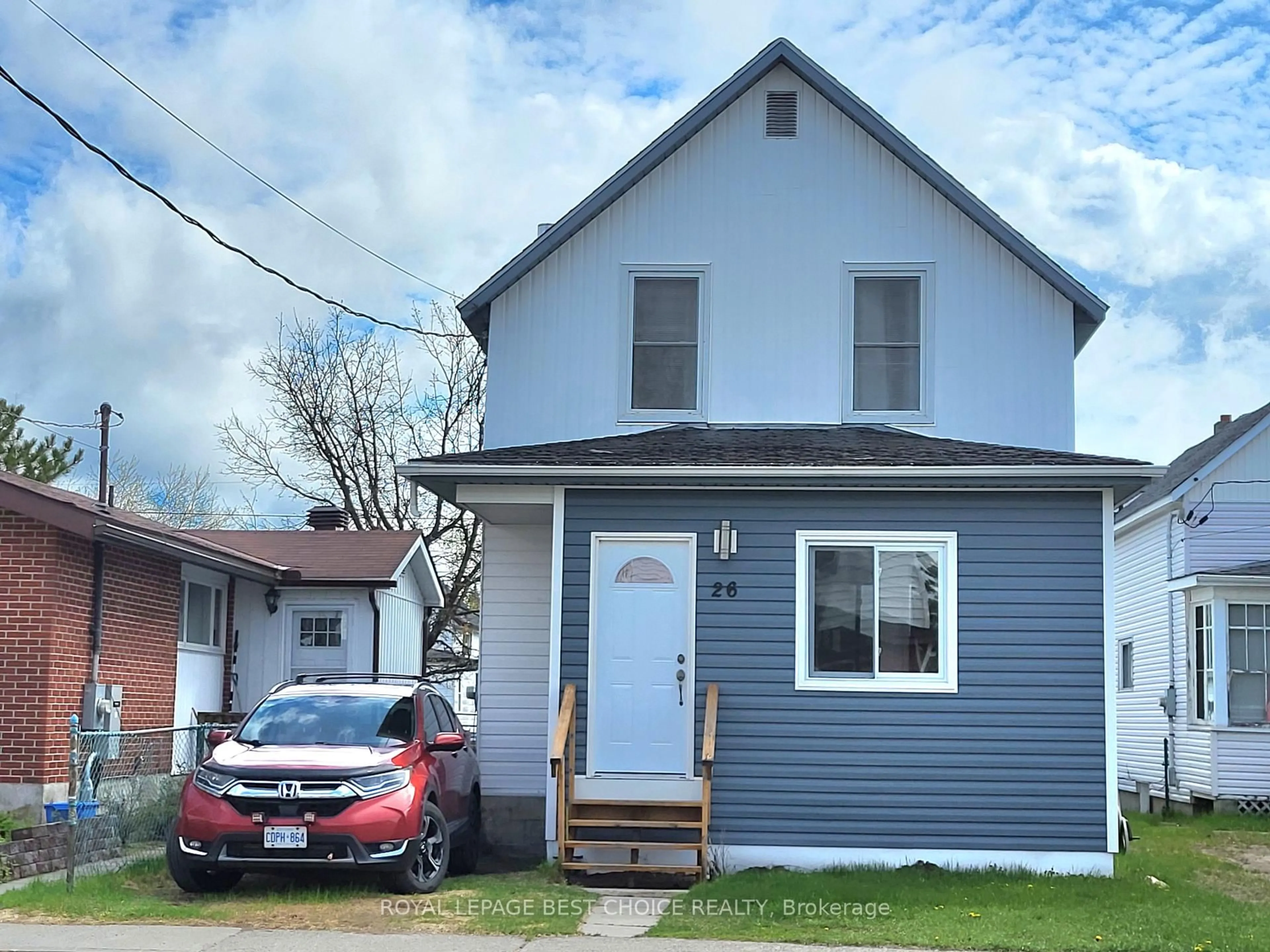 Home with vinyl exterior material, street for 26 Aberdeen St, Chapleau Ontario P0M 1K0